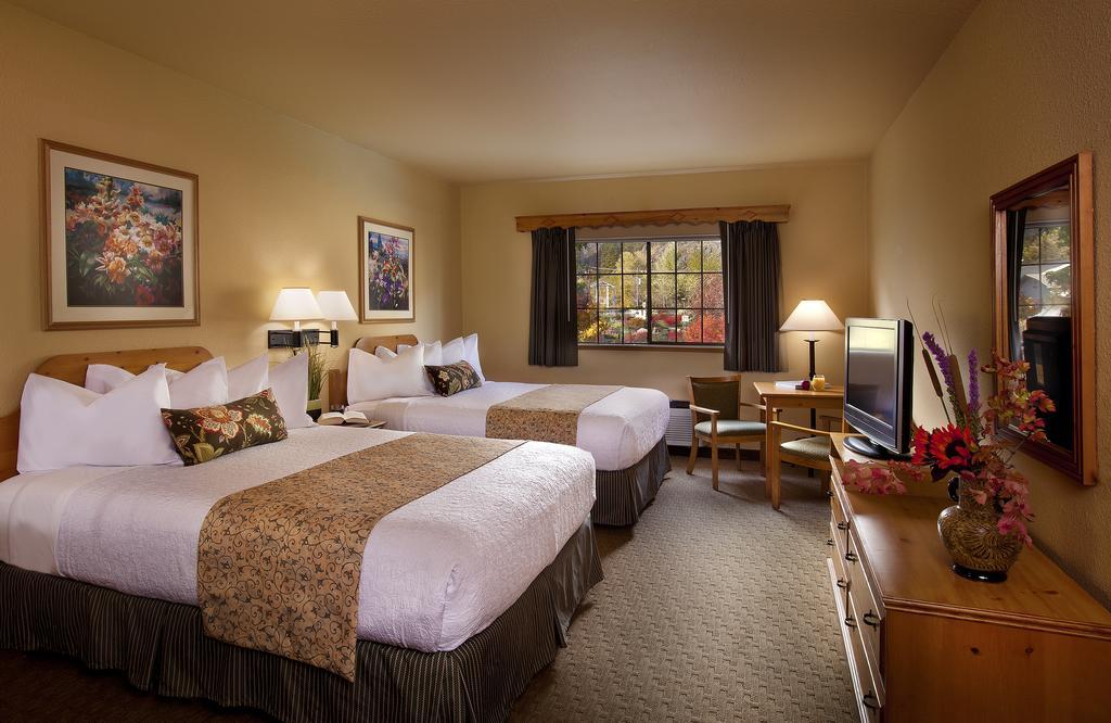 Standard Queen Room Two Queen Beds