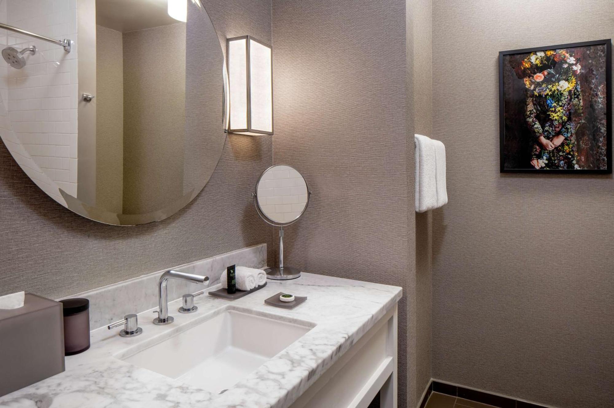 King Room Accessible Tub Disability Access