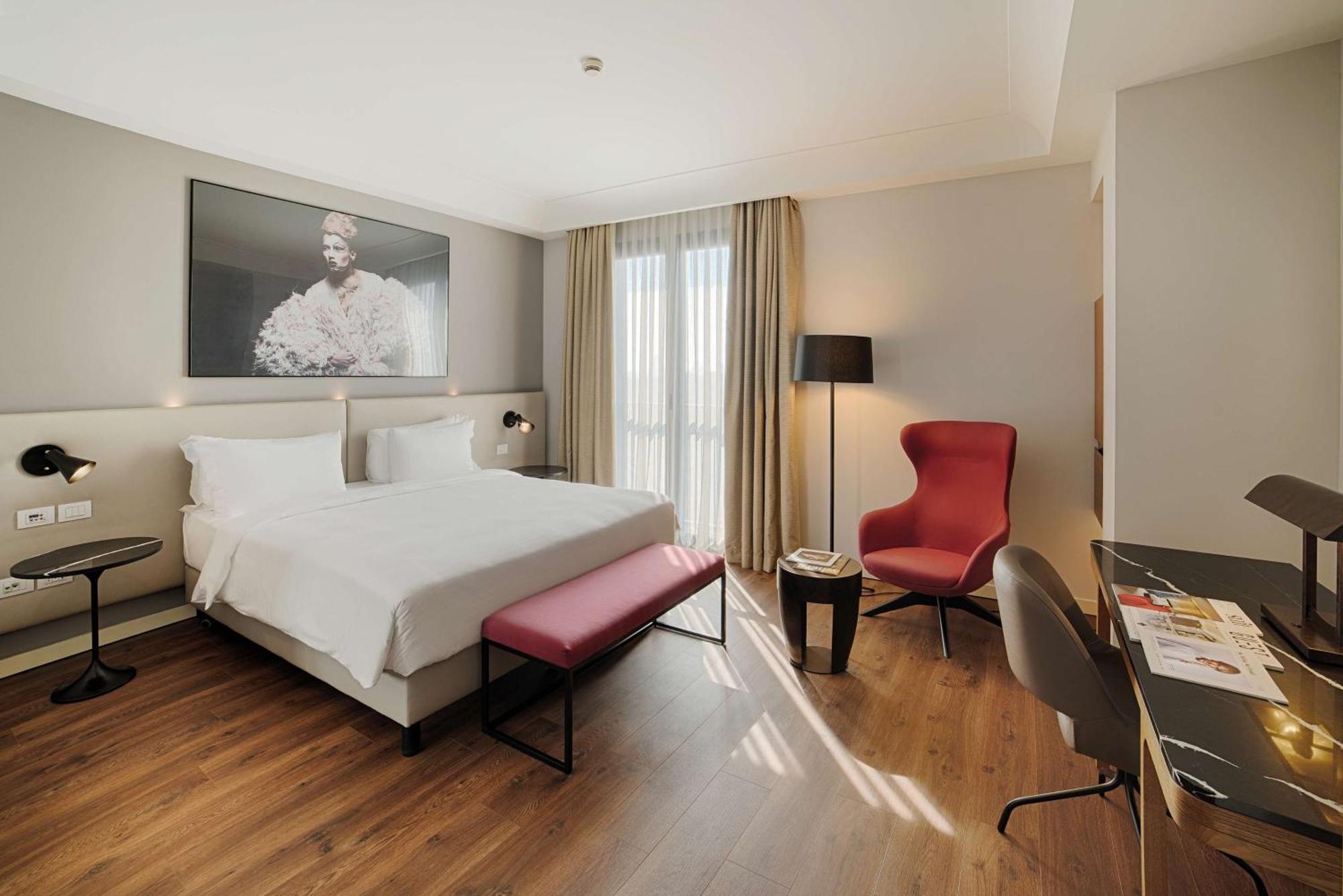 Superior Room,1545586879:JPEG