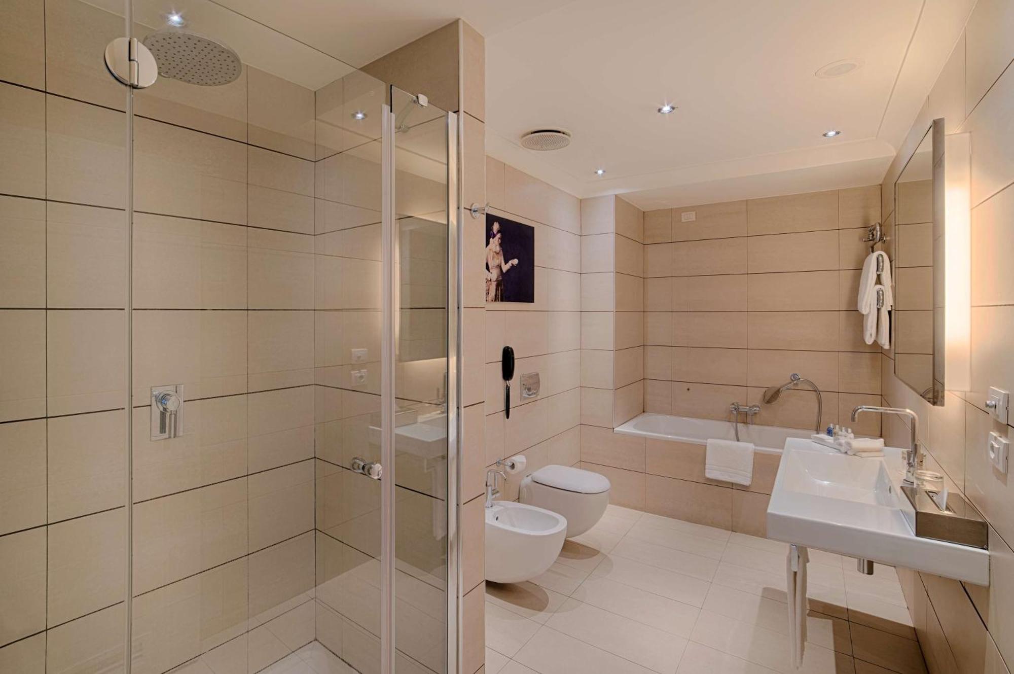 Junior Suite,1545587053:JPEG