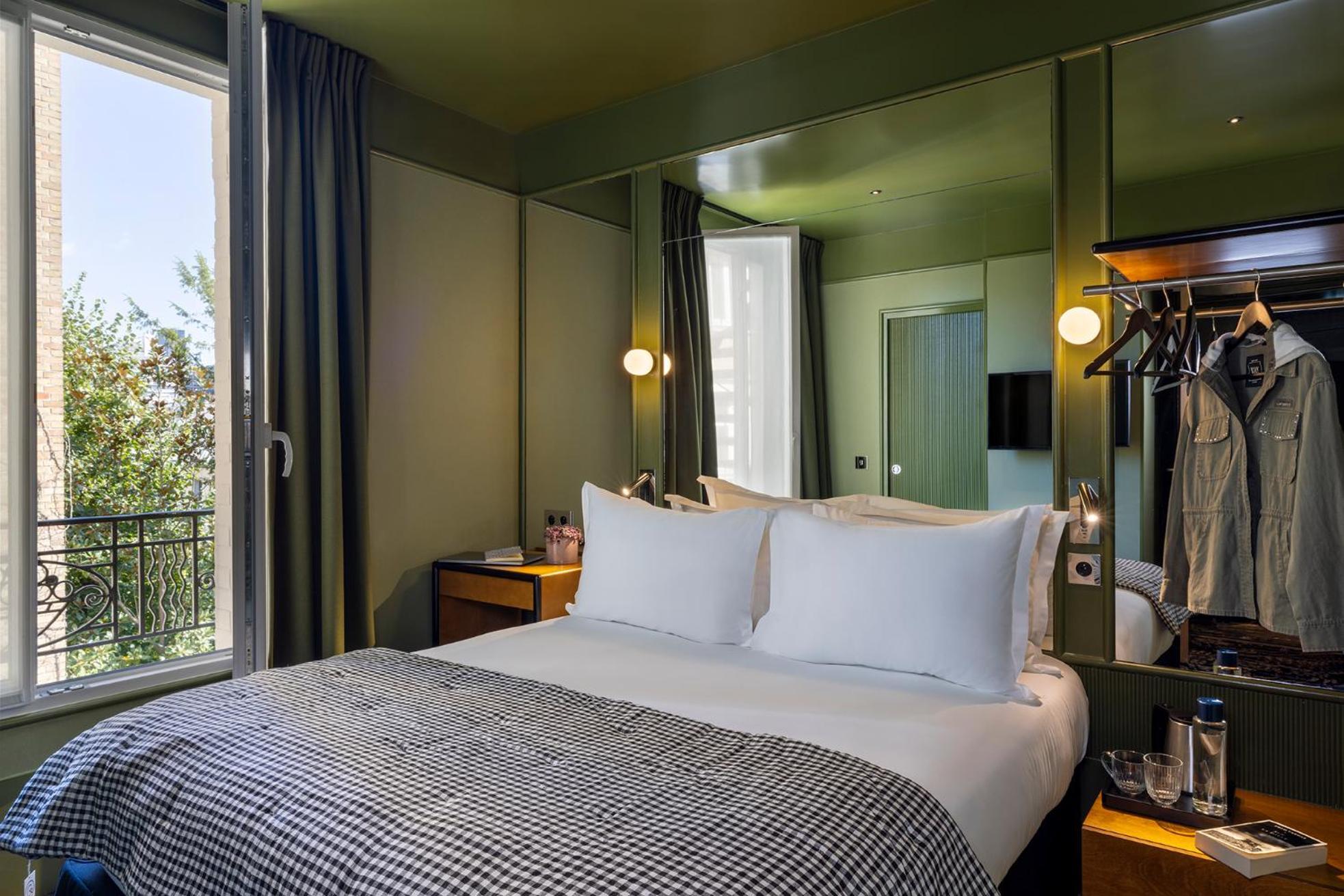 Classic Room,1548359236:JPEG