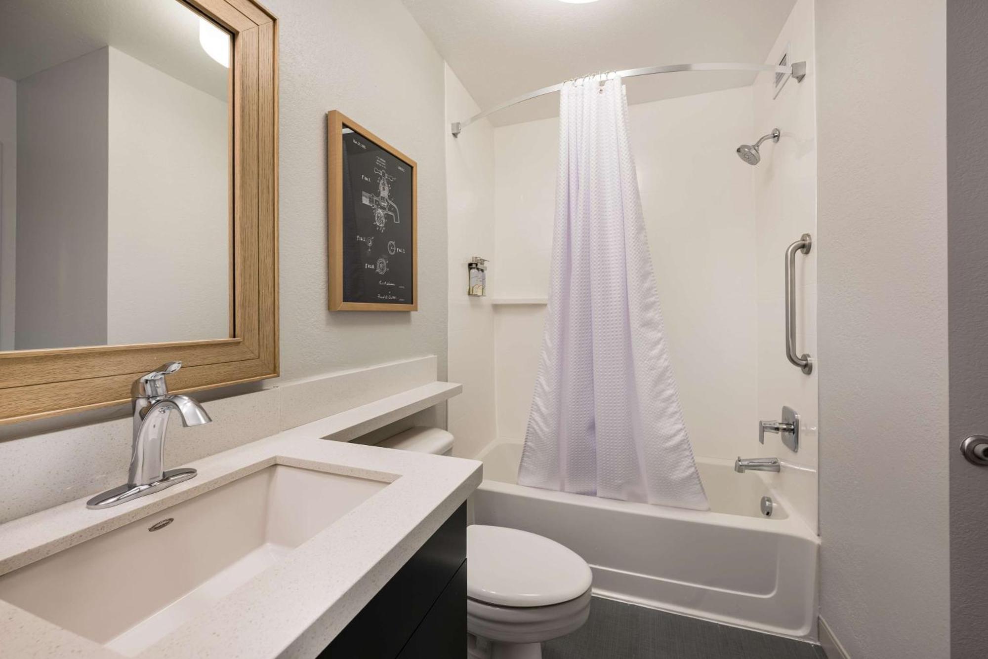Studio Queen Suite,1547464486:JPEG