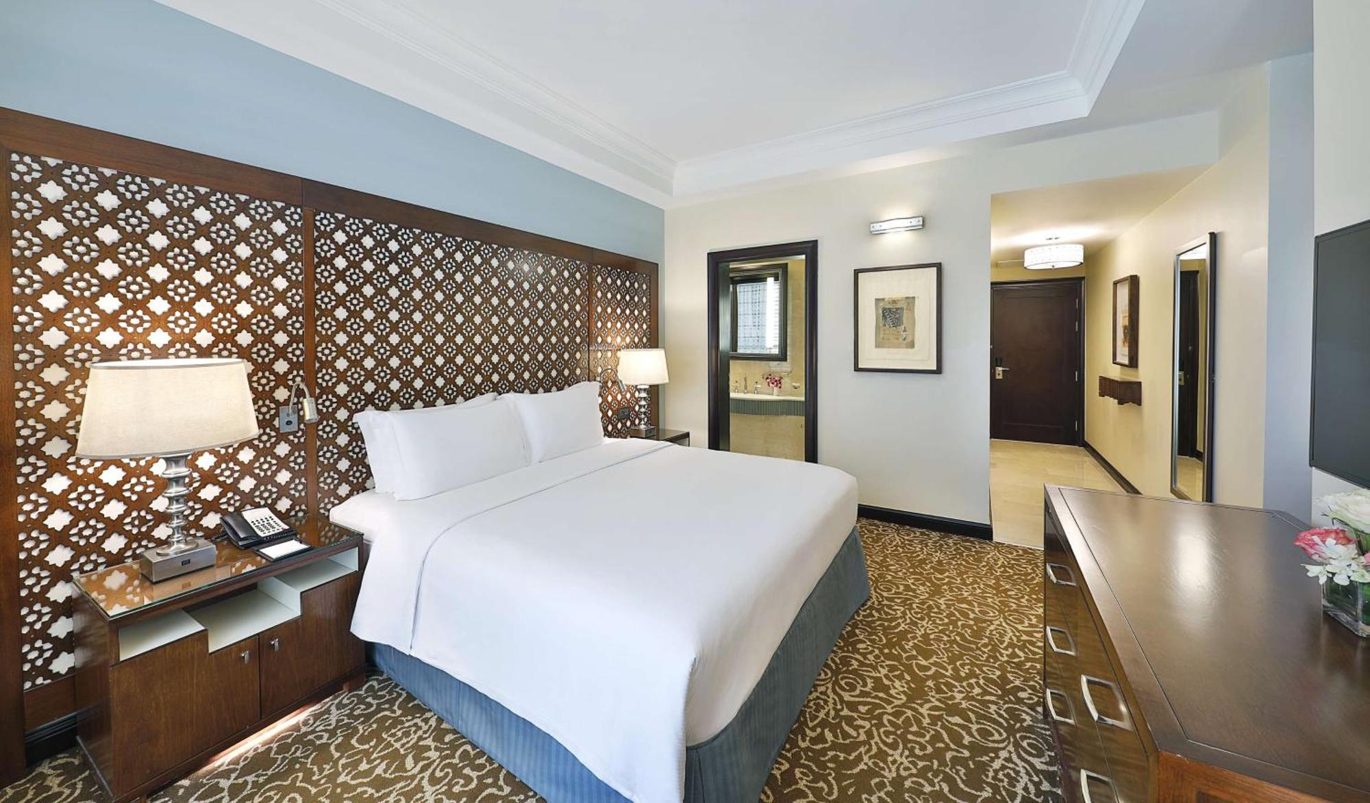 Chambre Lit King-Size - Vue sur Ville