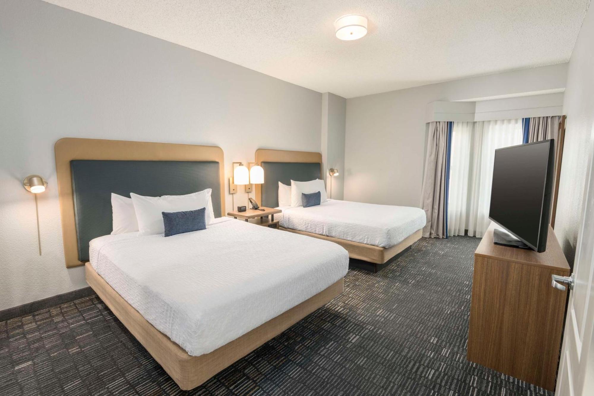 Queen Suite with Two Queen Beds - Hearing Access/Non-Smoking,1548876208:JPEG