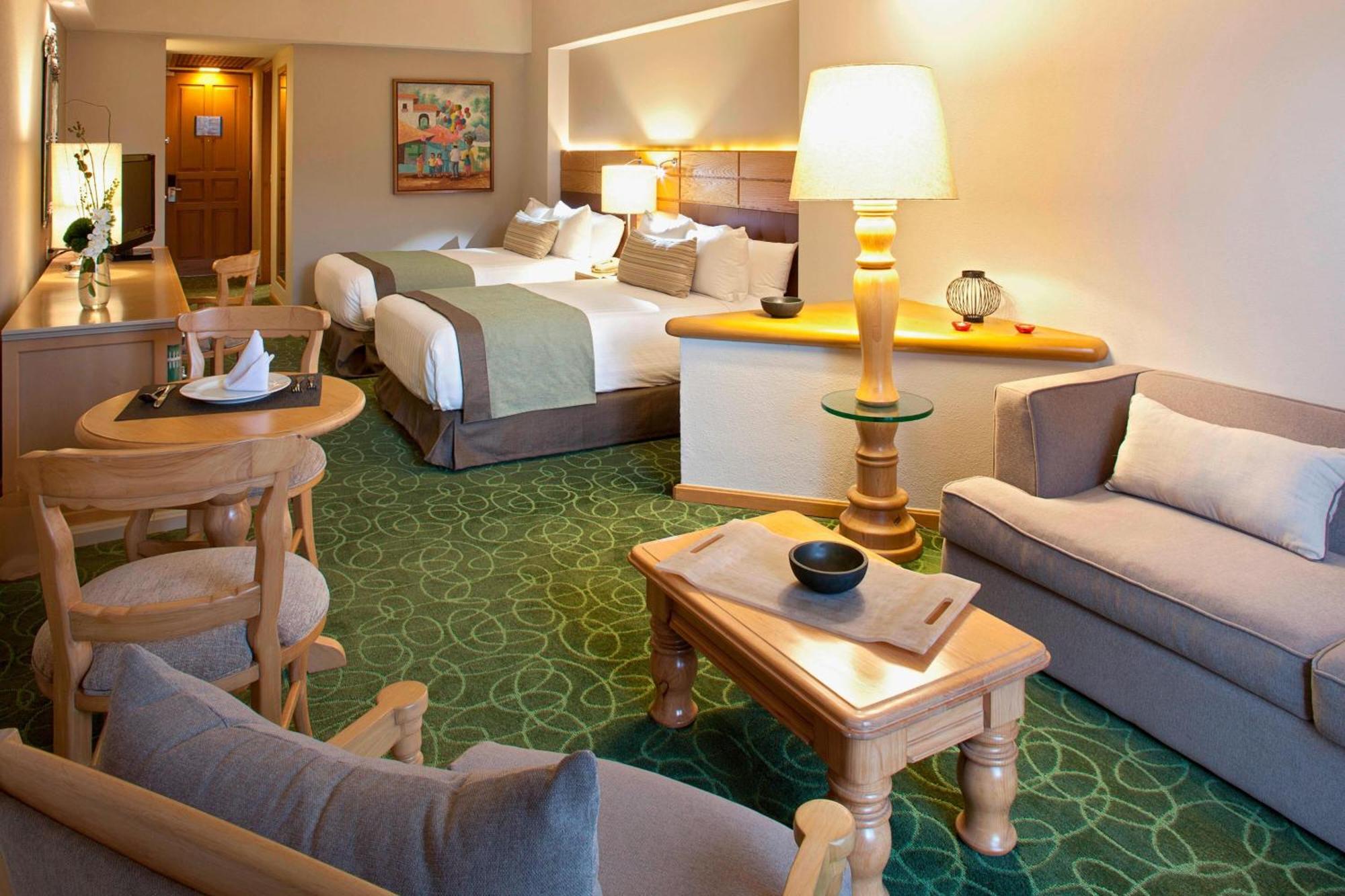 Executive M Club lounge access Guest room High floor 2 Double,1596015492:JPEG
