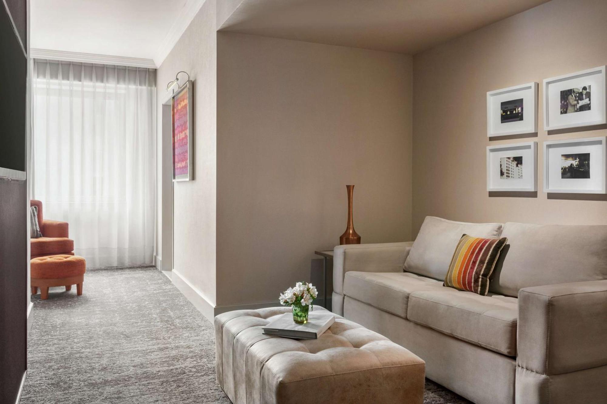 Junior King Suite with Seating Area