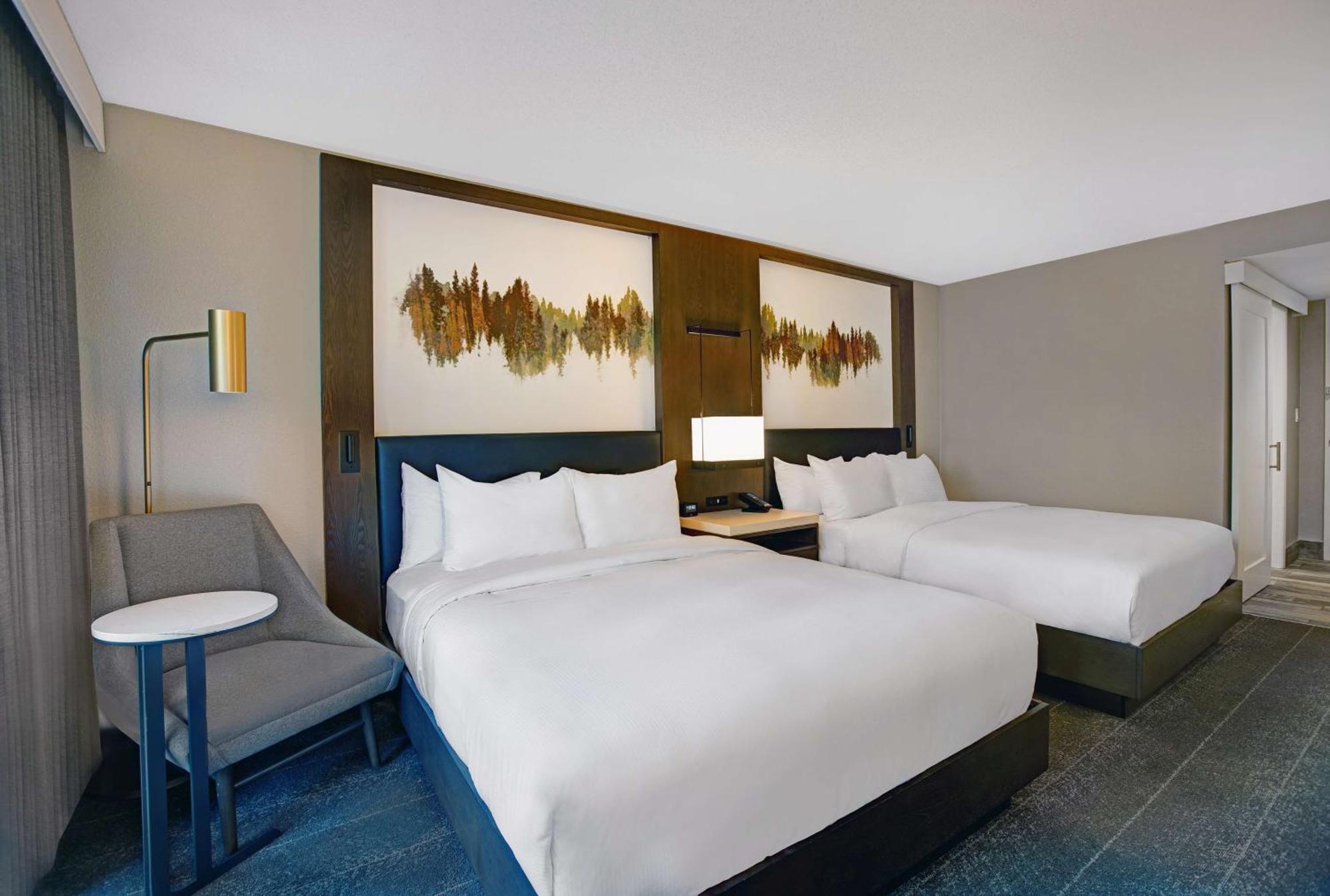 Queen Room with Two Queen Beds with Pool View
