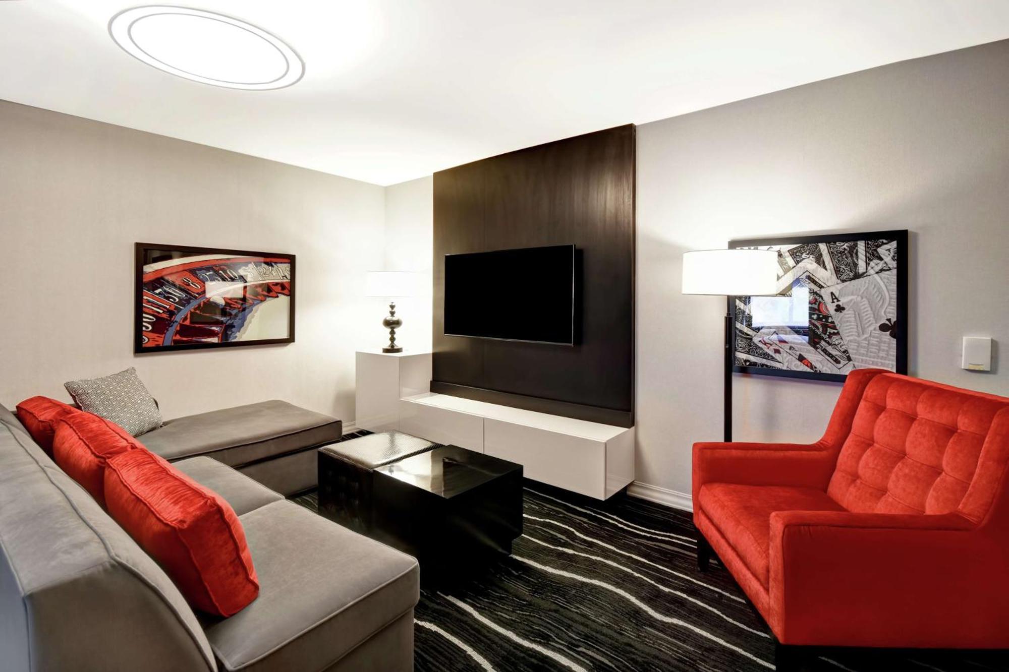 Two-Room King Suite,1551498295:JPEG