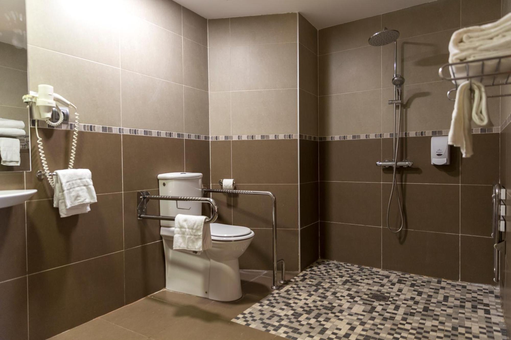 Double or Twin Room Spa Access,1551562165:JPEG