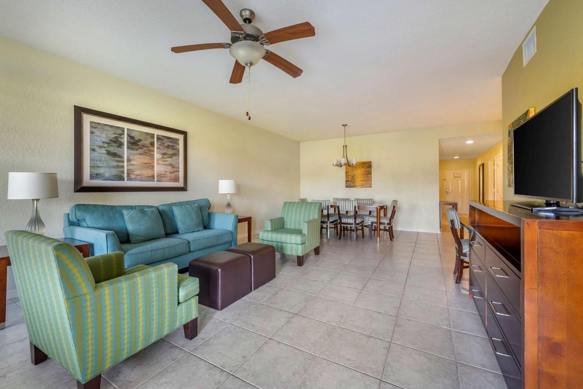 Two Bedroom Suite Roll Shower Accessible,1551645532:JPEG