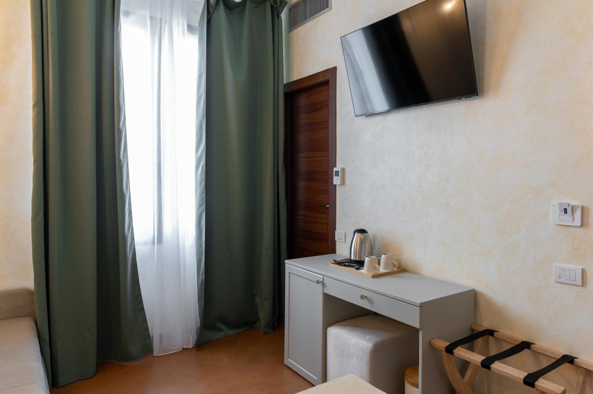 Classic Triple Room,1551737161:JPEG