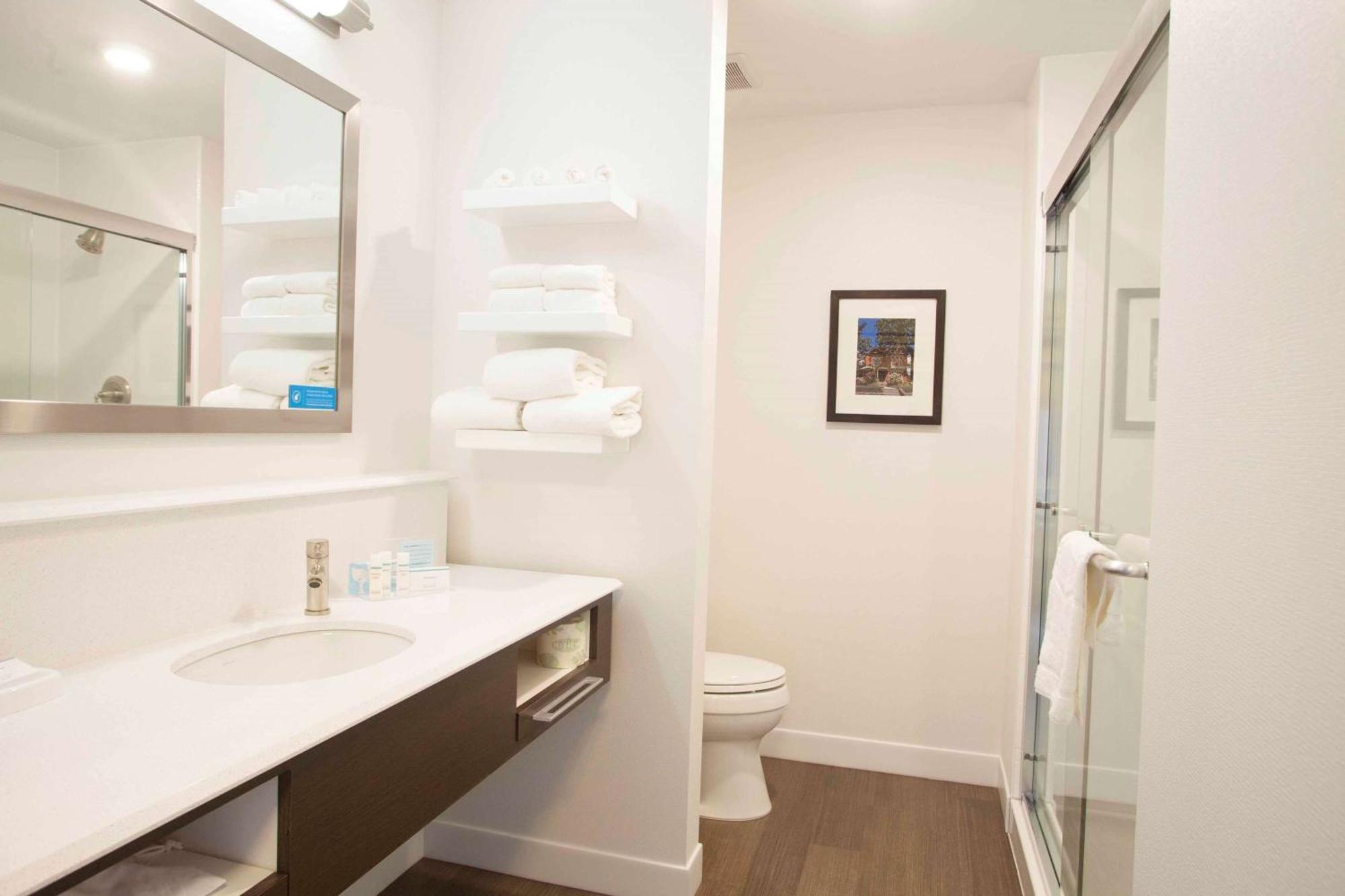 Queen Suite with Two Queen Beds - Non-Smoking
