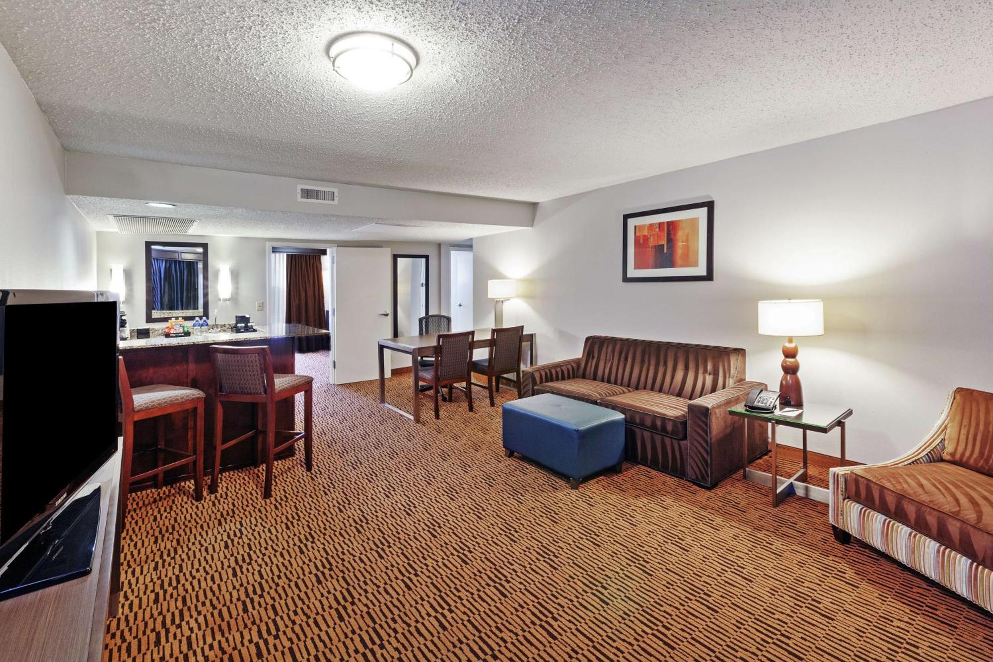 Executive King Suite Room Disability Access Roll Shower Non-Smoking,1552150438:JPEG