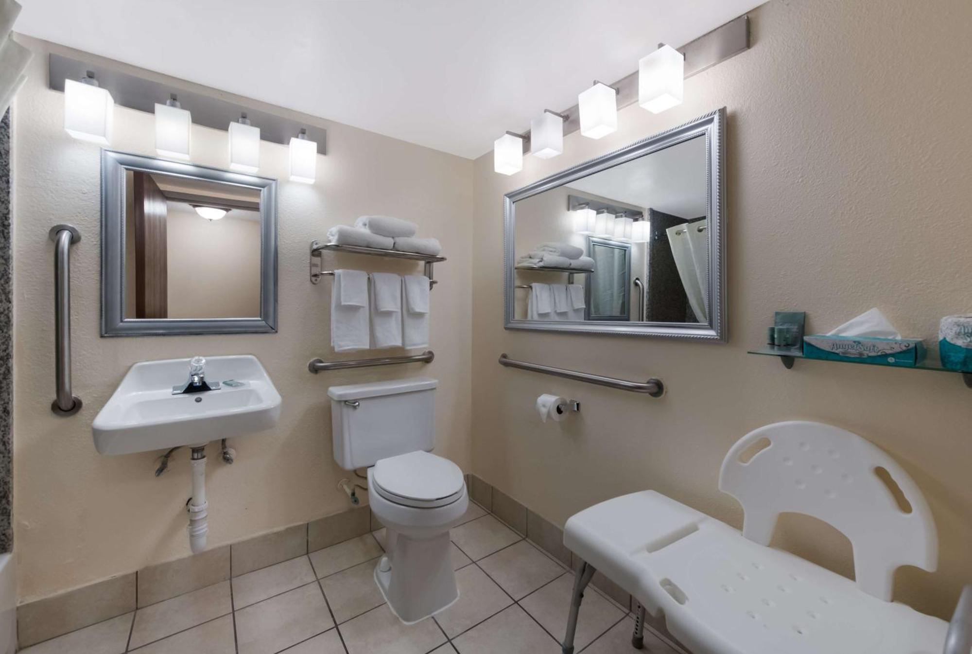King Room with Bath Tub - Disability Access/Non-Smoking
