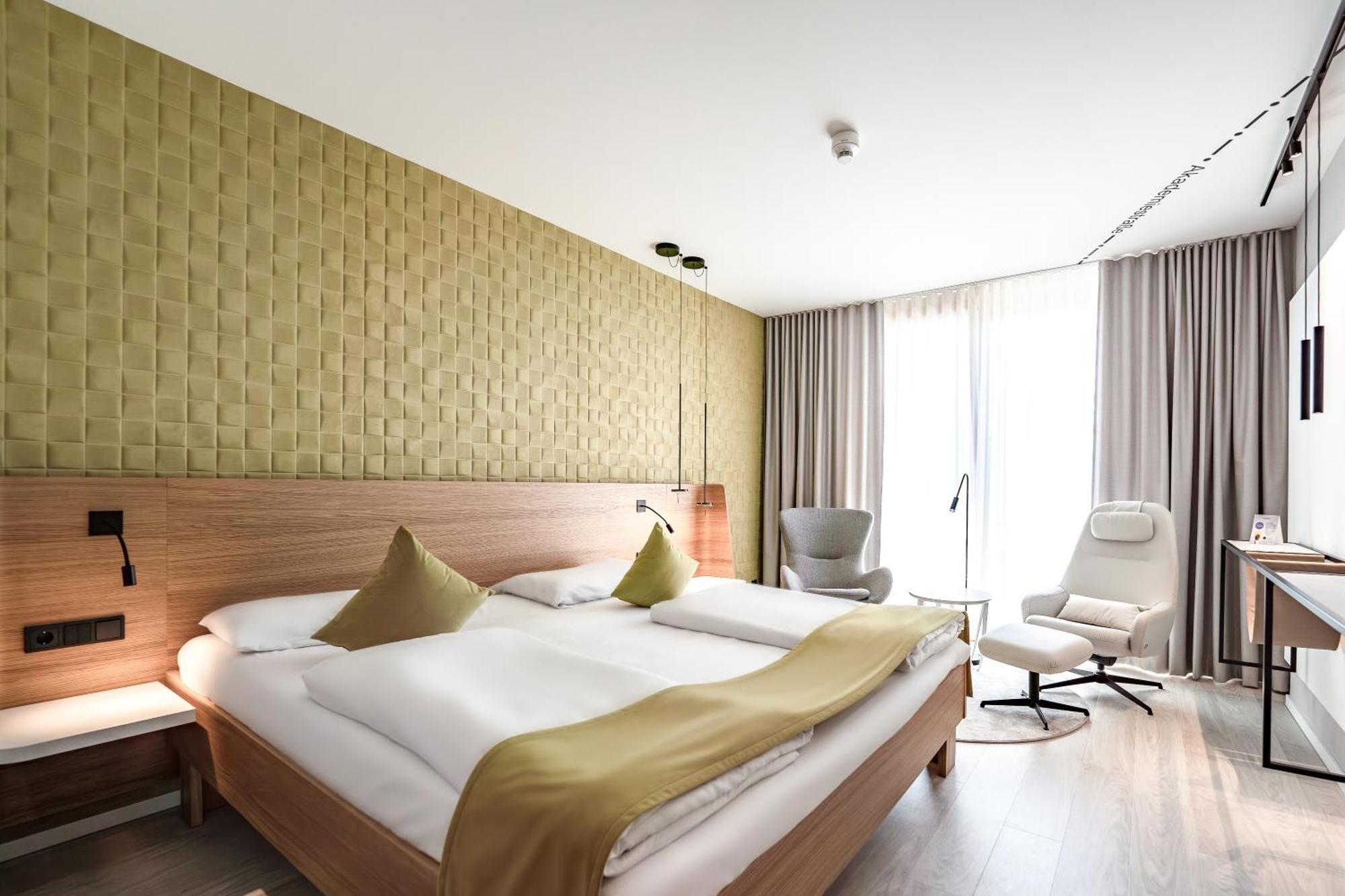 Executive Queen Room