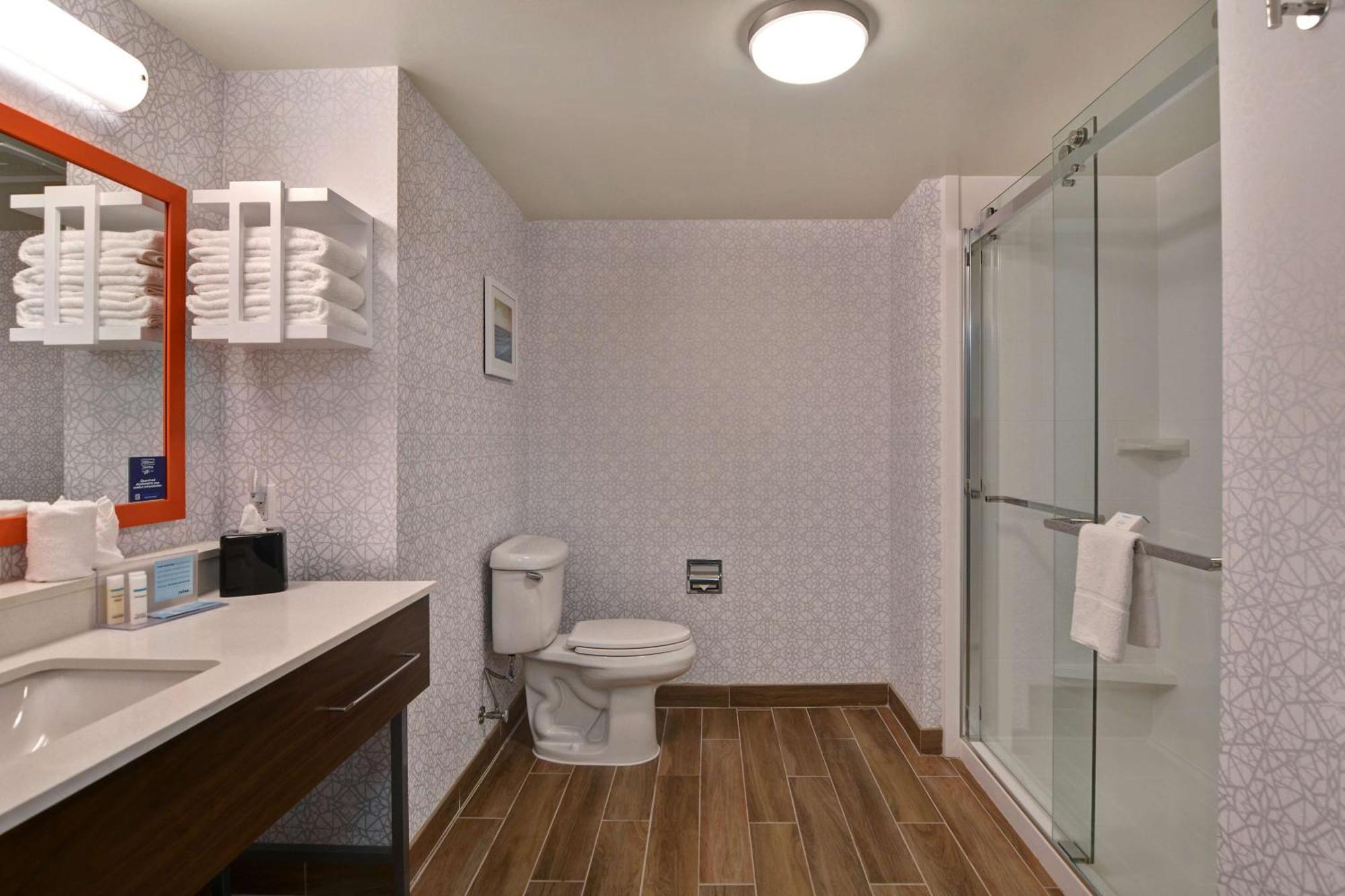 King Room,1552507483:JPEG