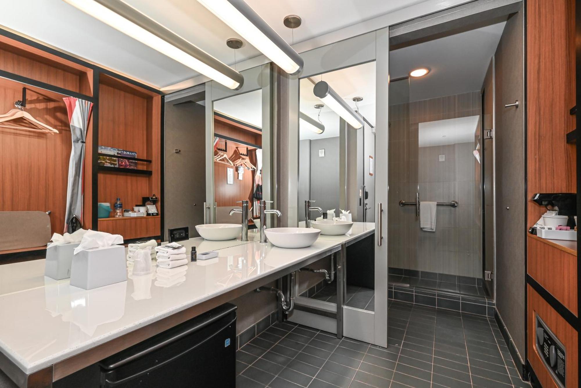 Aloft Suite 1 King,1553243581:JPEG