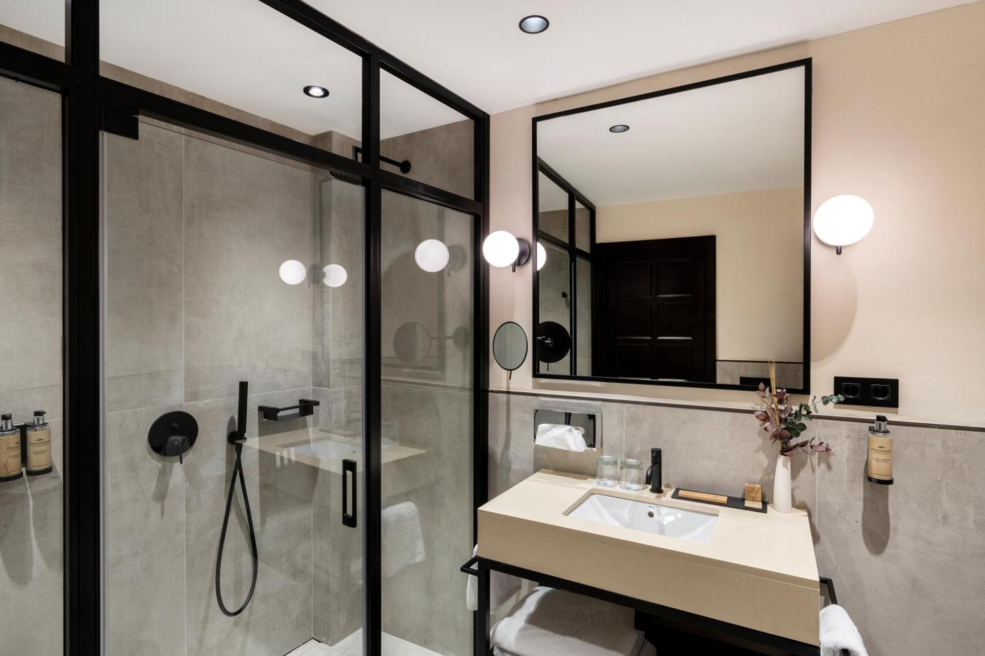 Standard Double Room,1556356699:JPEG