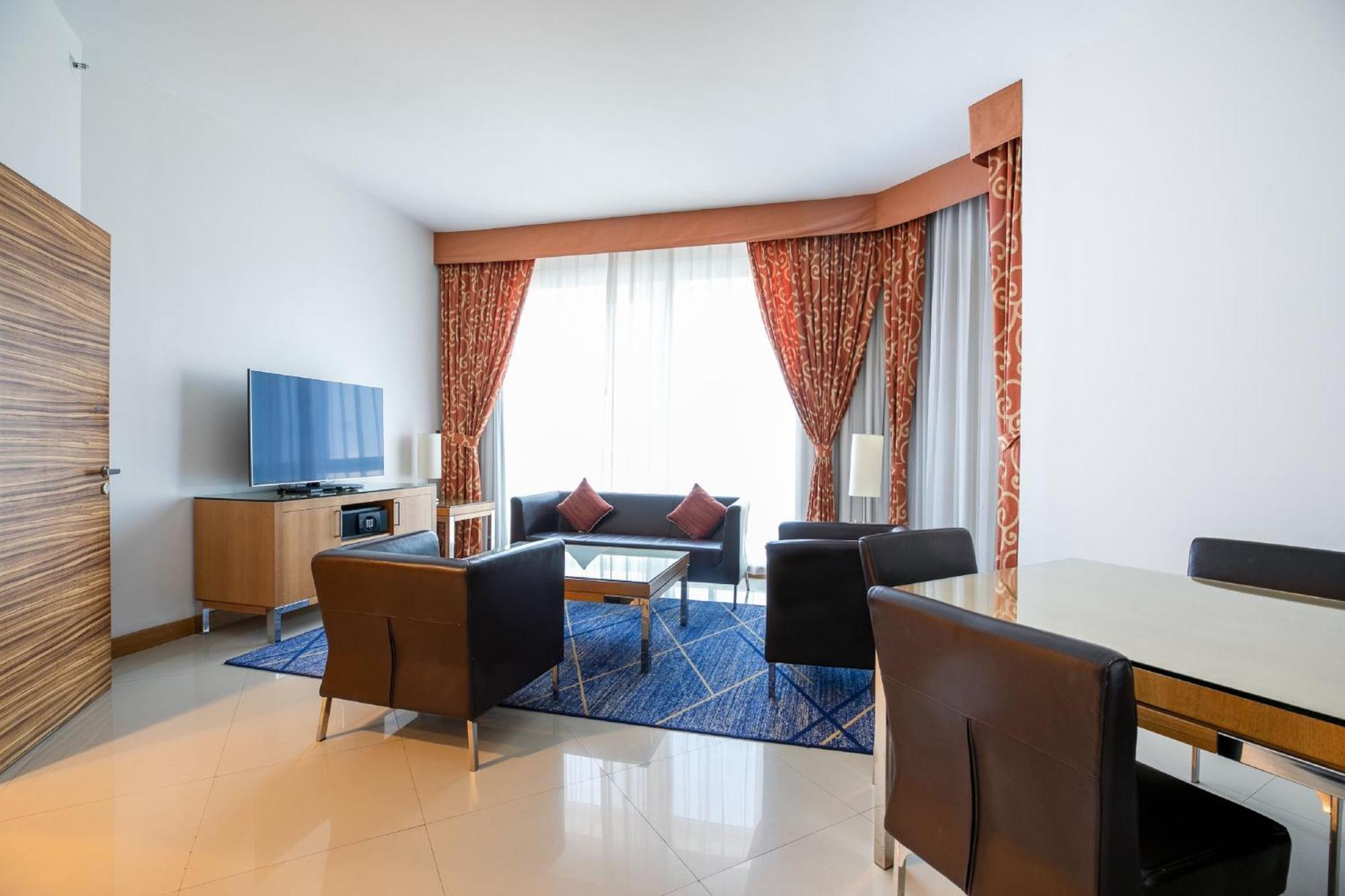 1 Bedroom Suite 1 King