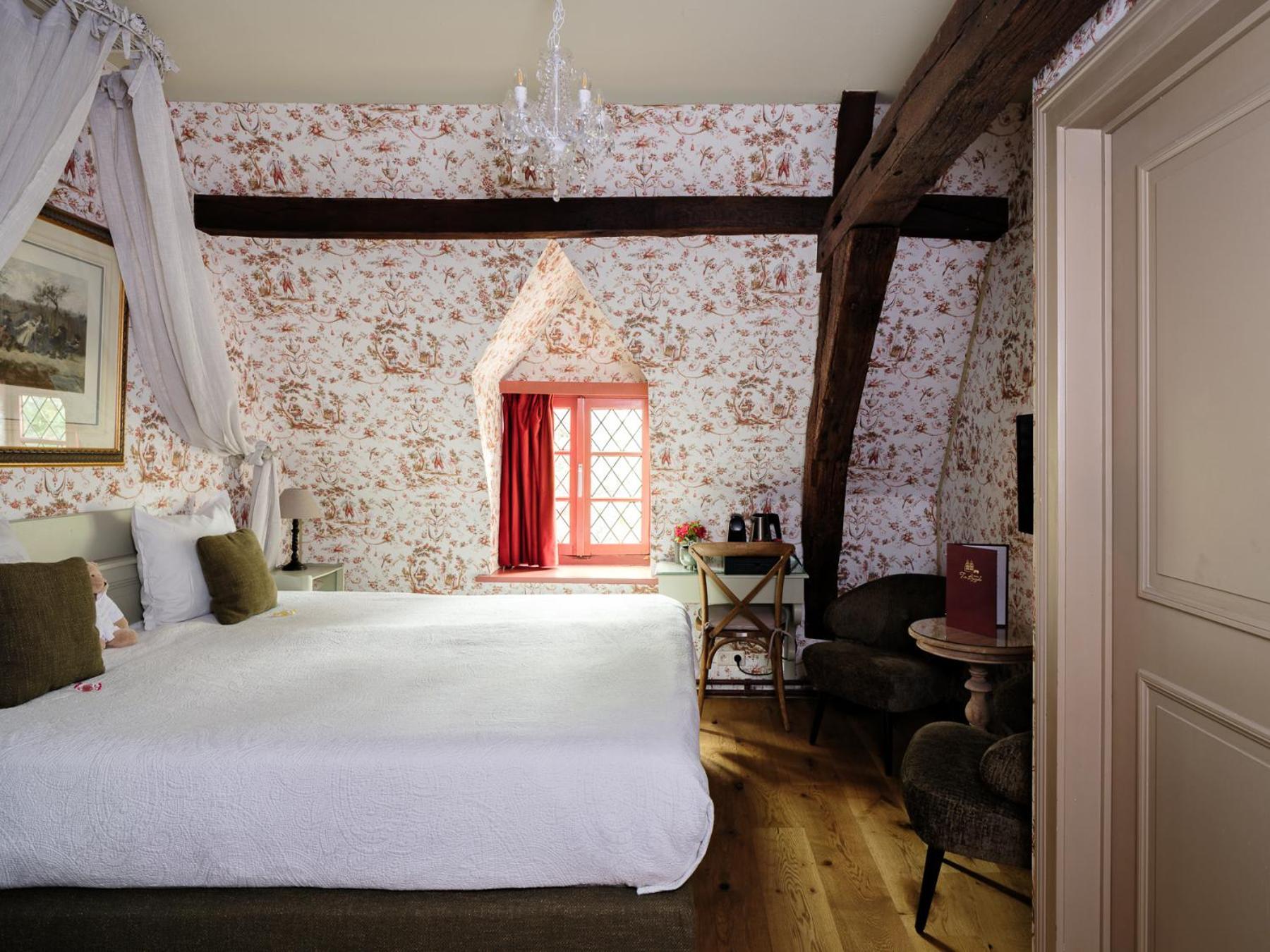 Standard Room Canal View