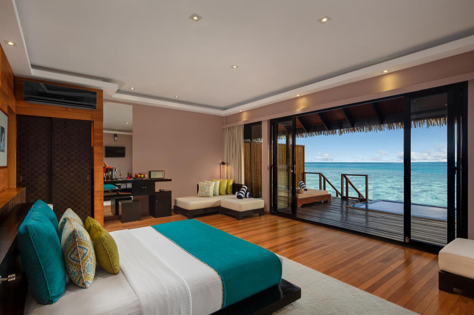 Sunrise Water Villa Private Pool & Jacuzzi