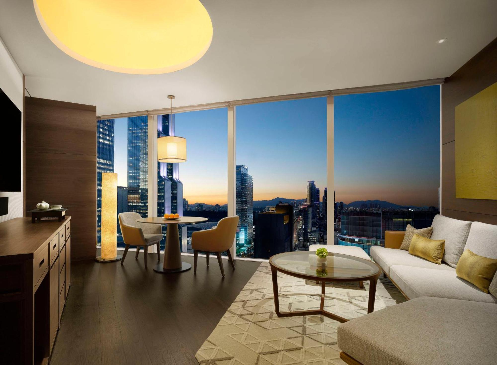 Park King Suite