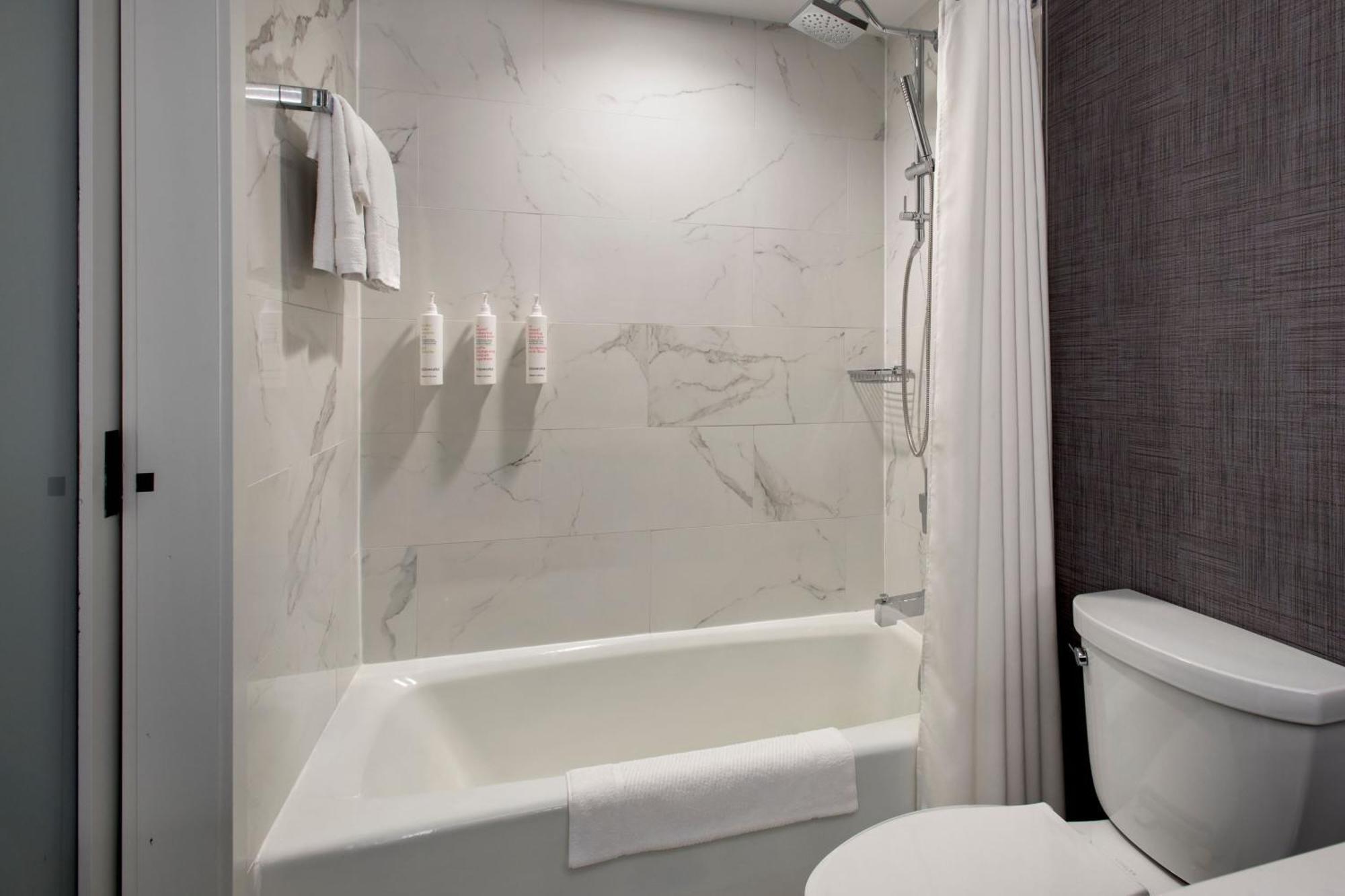 Quarto com Cama King-size