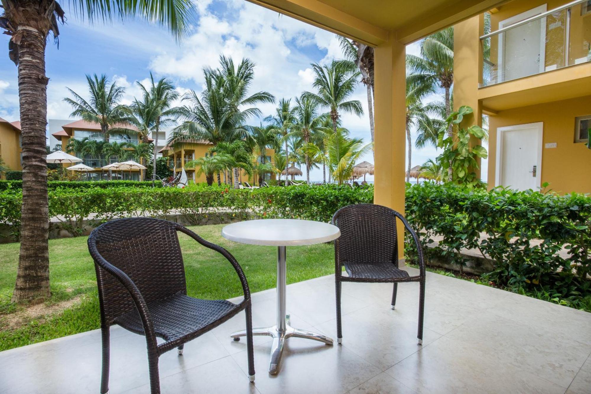 Preferred Club Junior Suite Pool View King,1611064308:JPEG