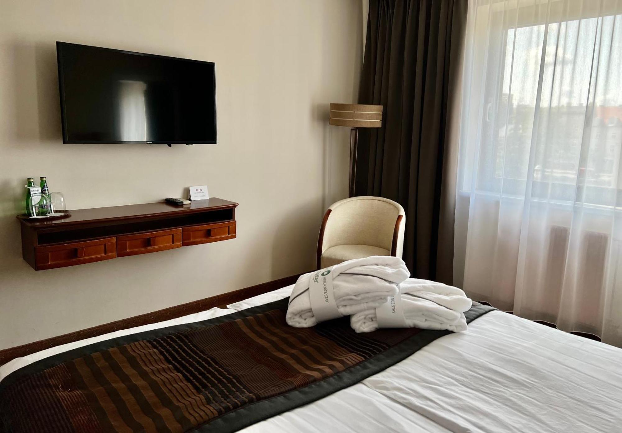 Standard Double Suite
