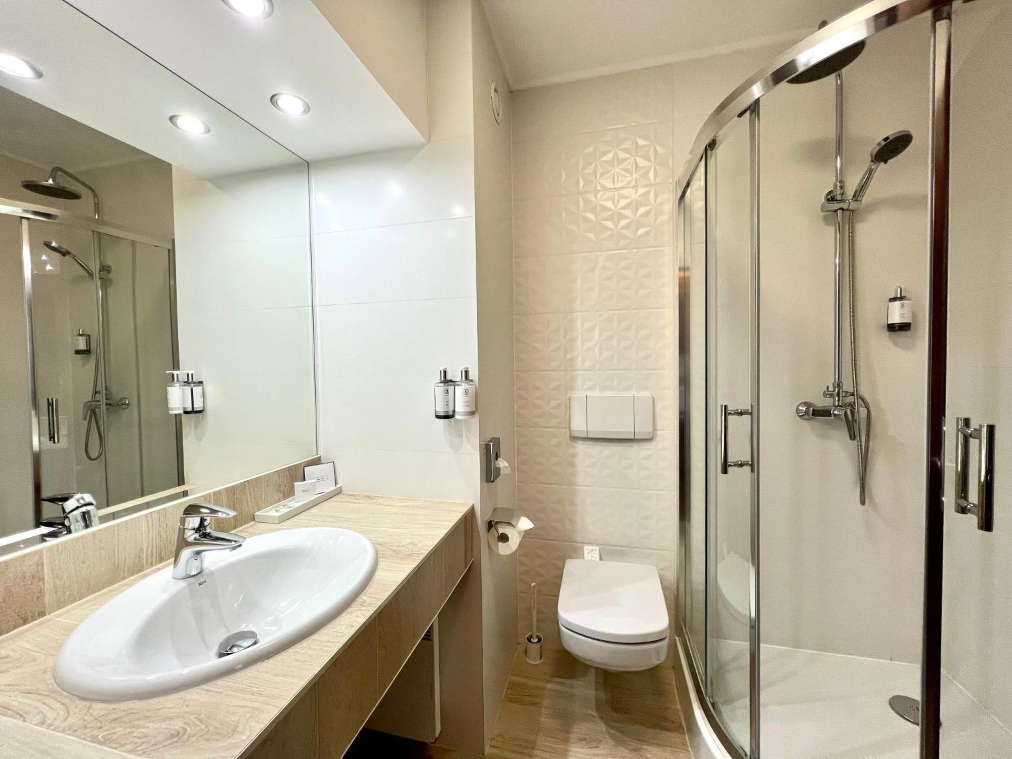 Standard Double Suite