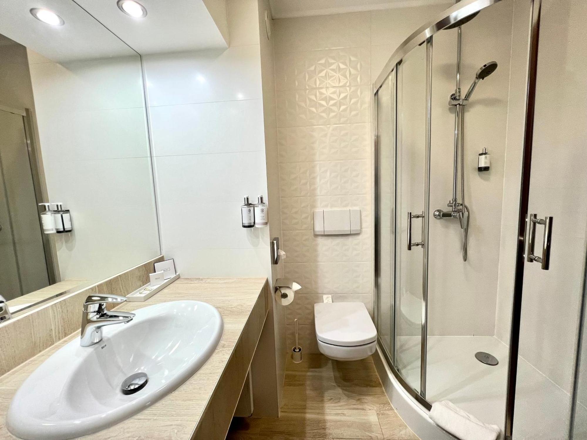 Standard Double Suite