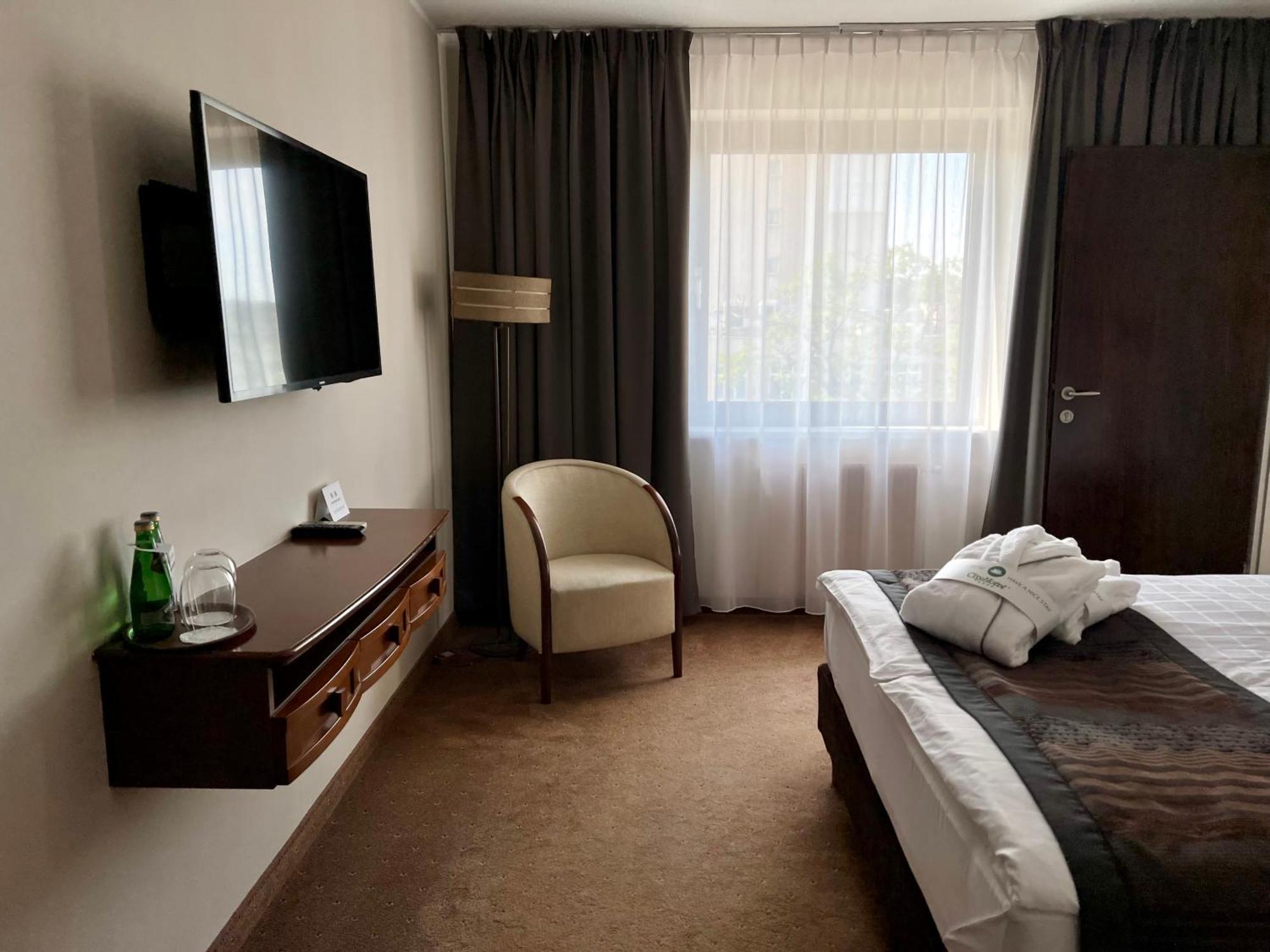 Standard Double Suite