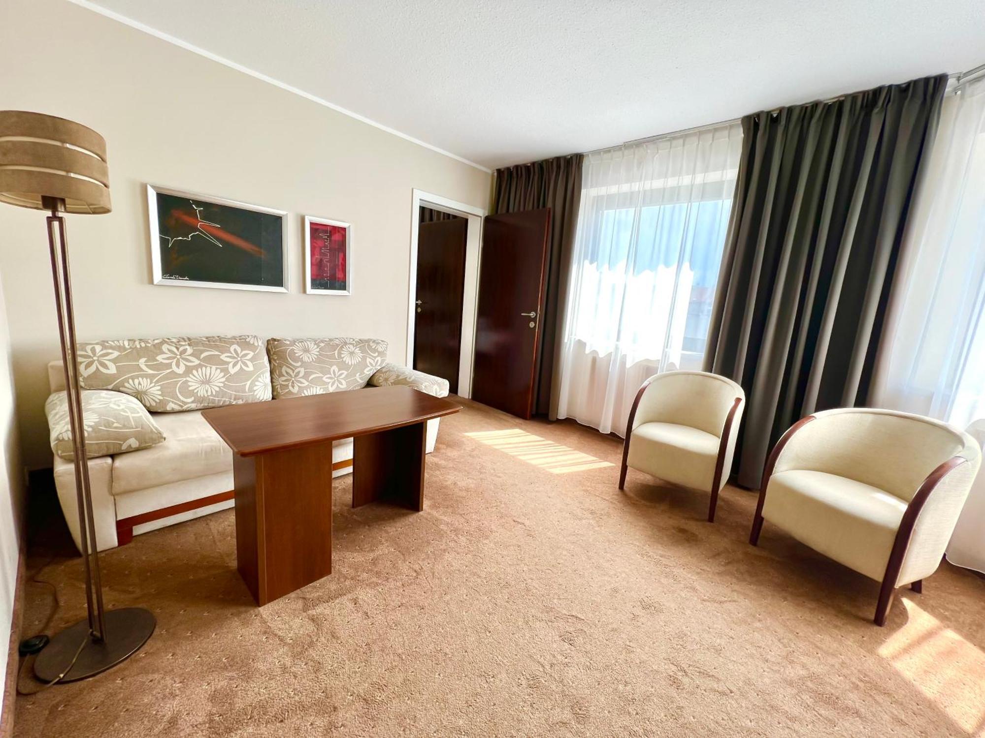 Standard Double Suite