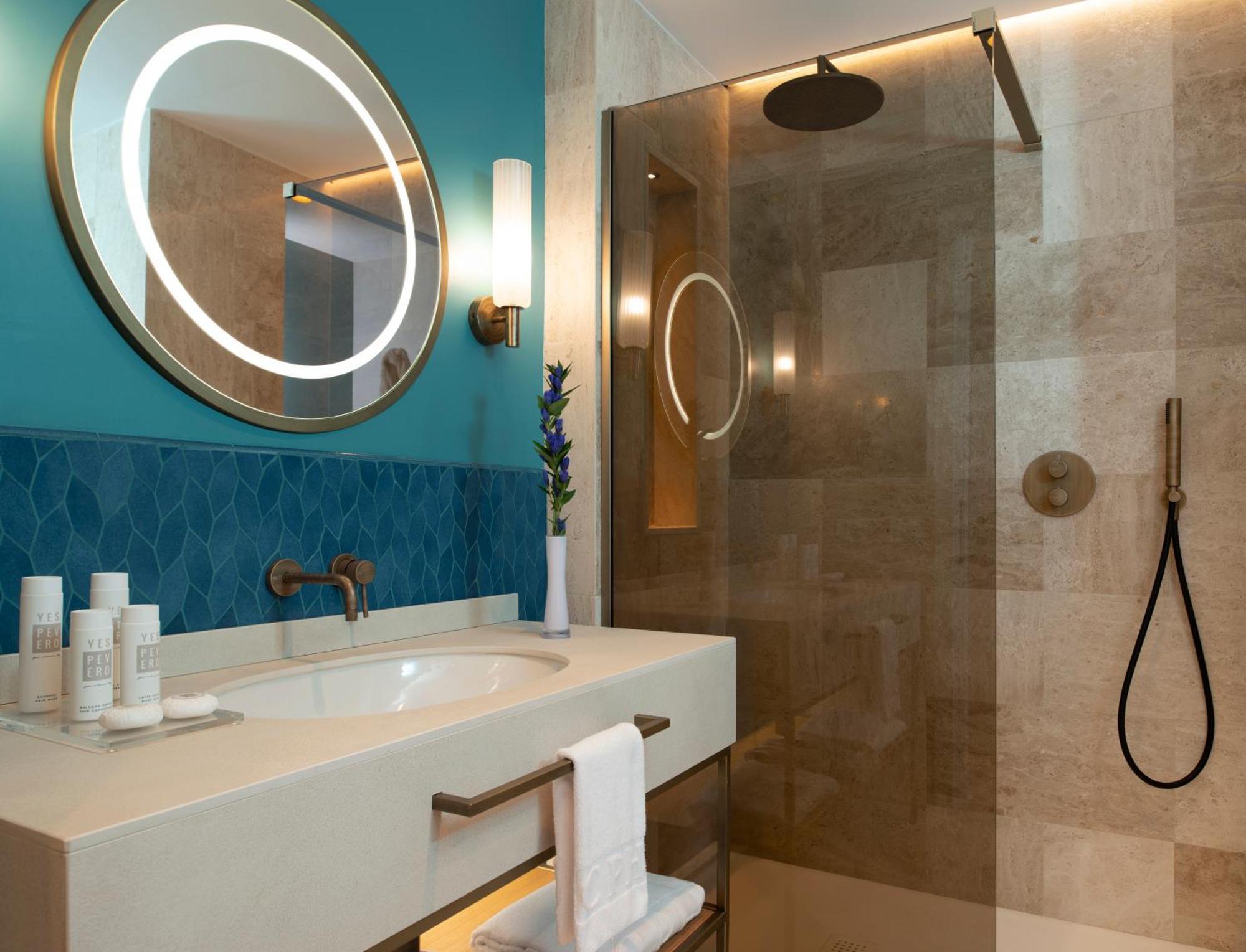Premium Deluxe Double or Twin Room