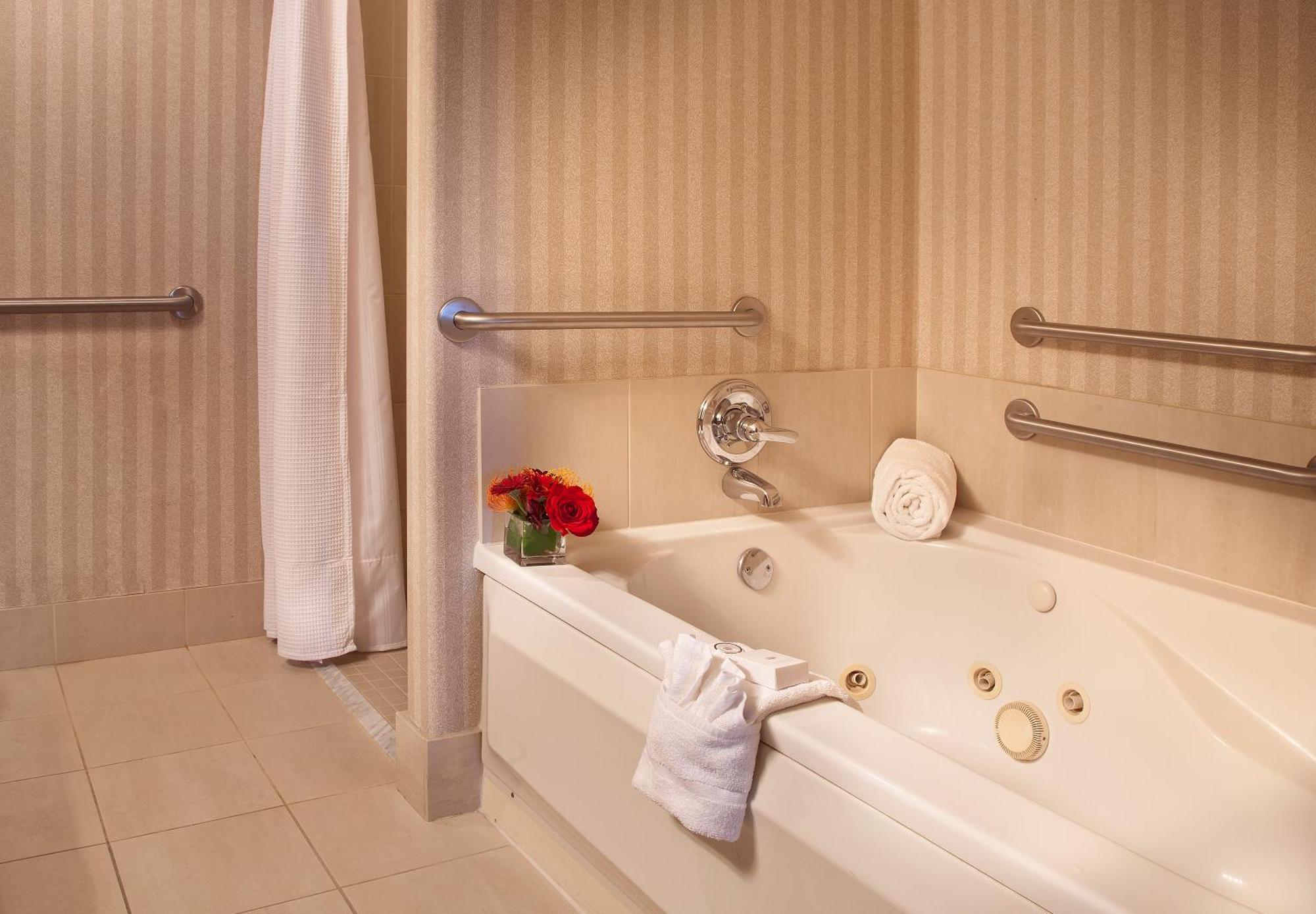 One-Bedroom Suite,1556309182:JPEG