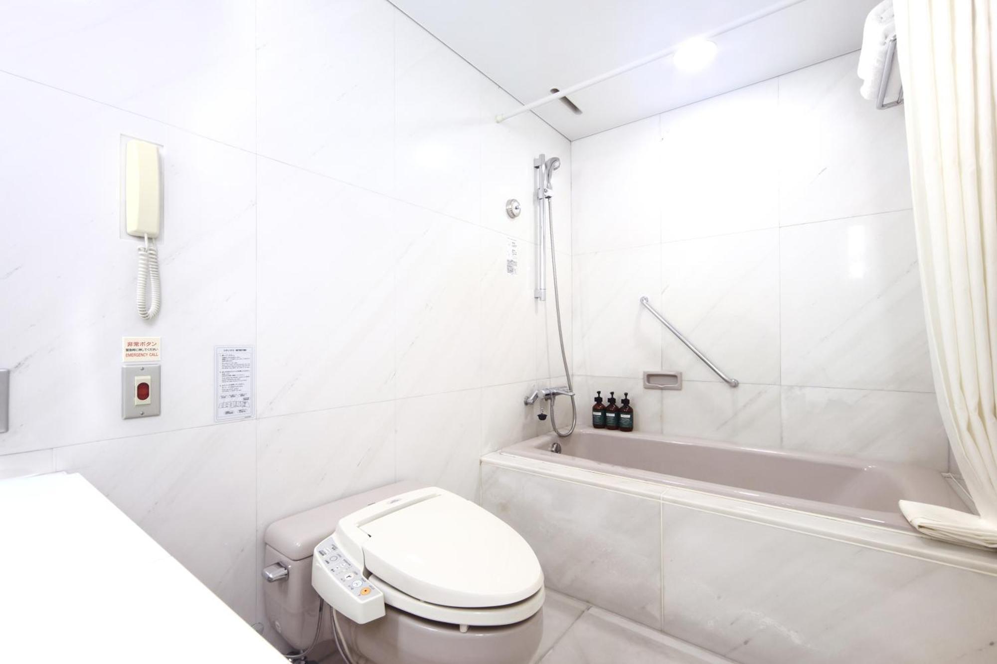 Premium Twin Room with City View