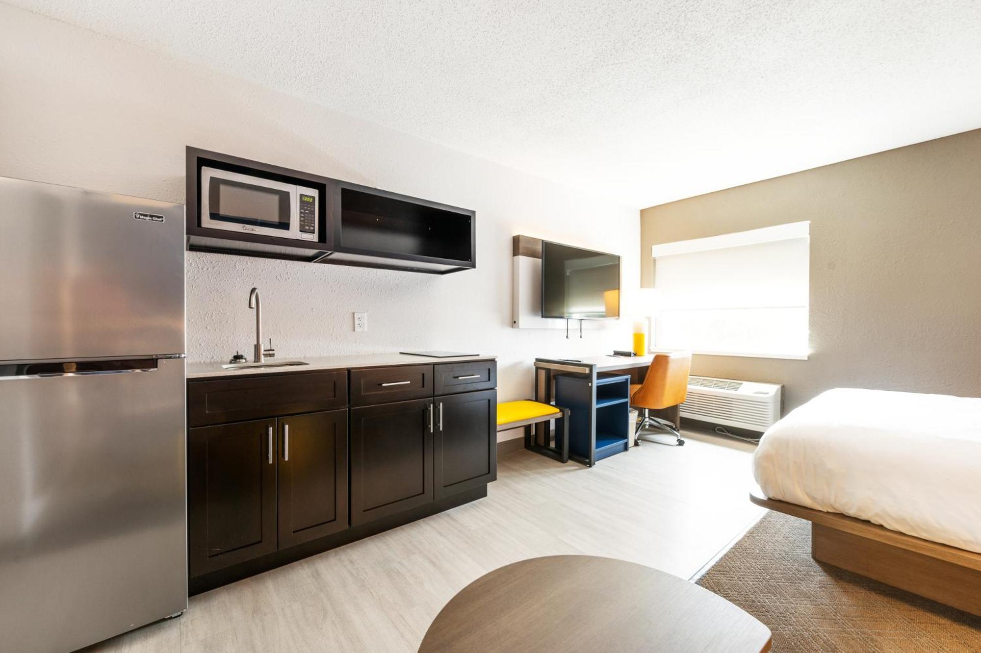 Superior Efficiency King Suite - Non Smoking