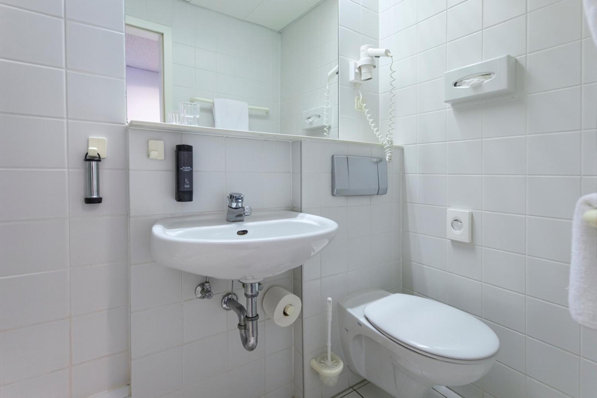 Quarto Individual Econômico