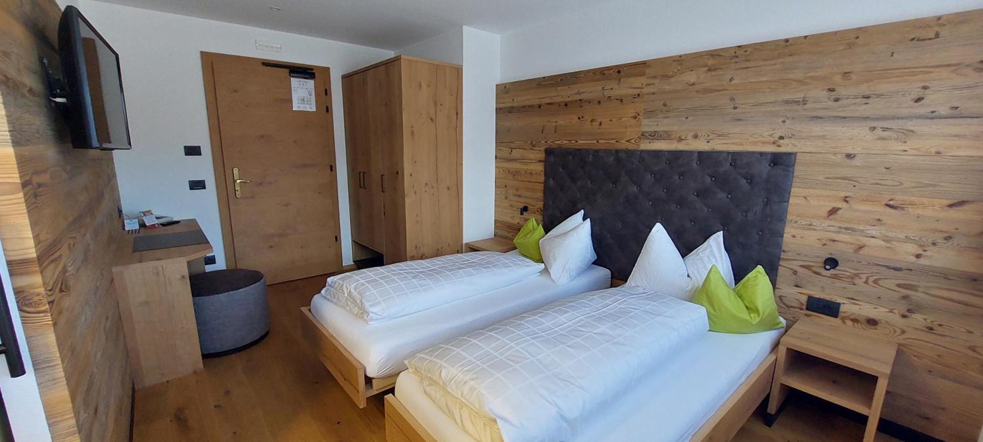 Standard Double or Twin Room,1558380118:JPEG