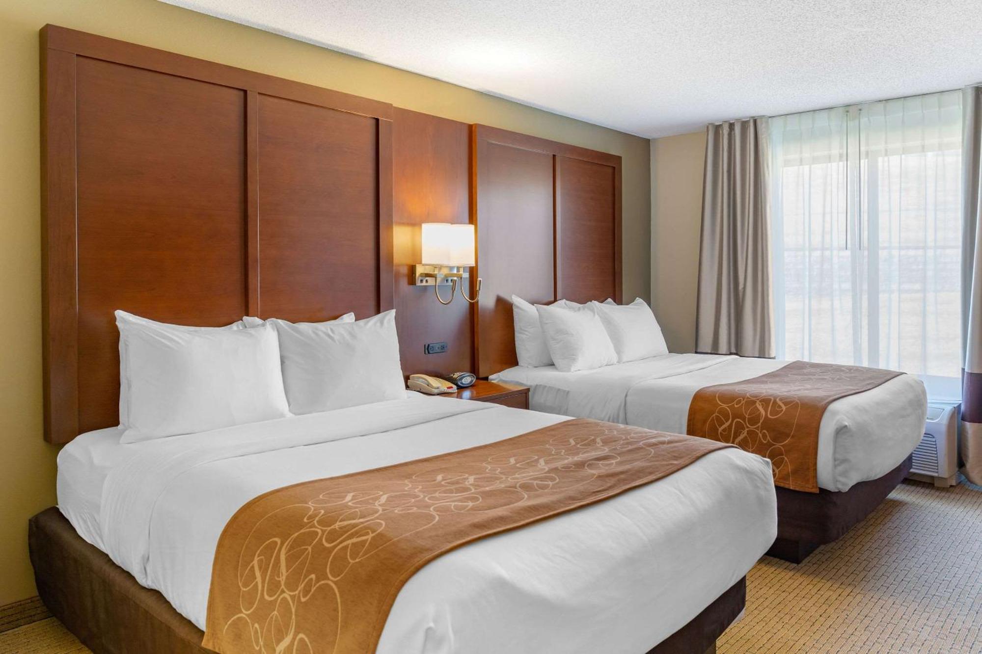 Queen Suite with Two Queen Beds - Non-Smoking