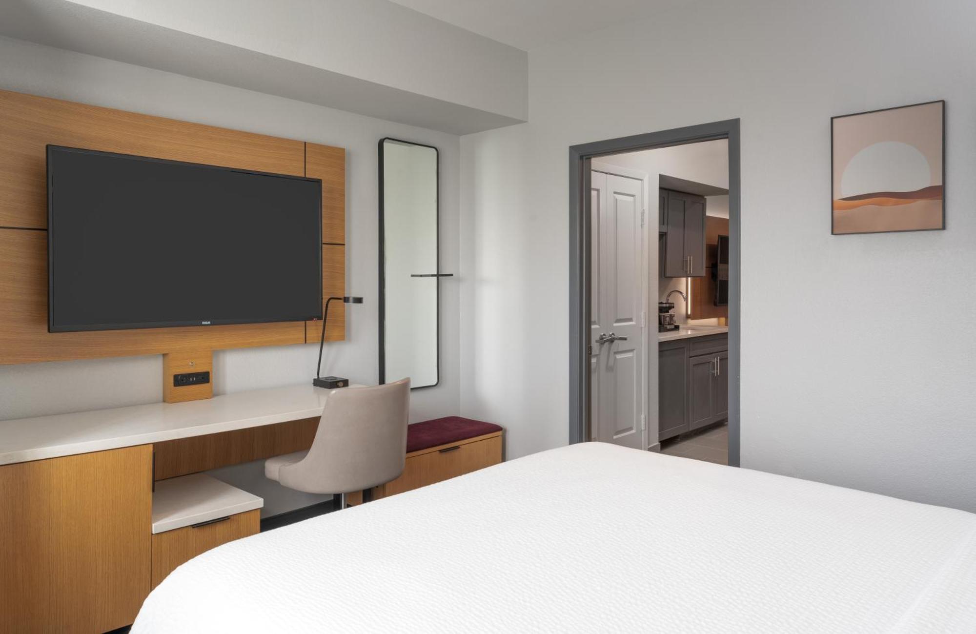 One-Bedroom King Suite Bath Tub Mobility Accessible