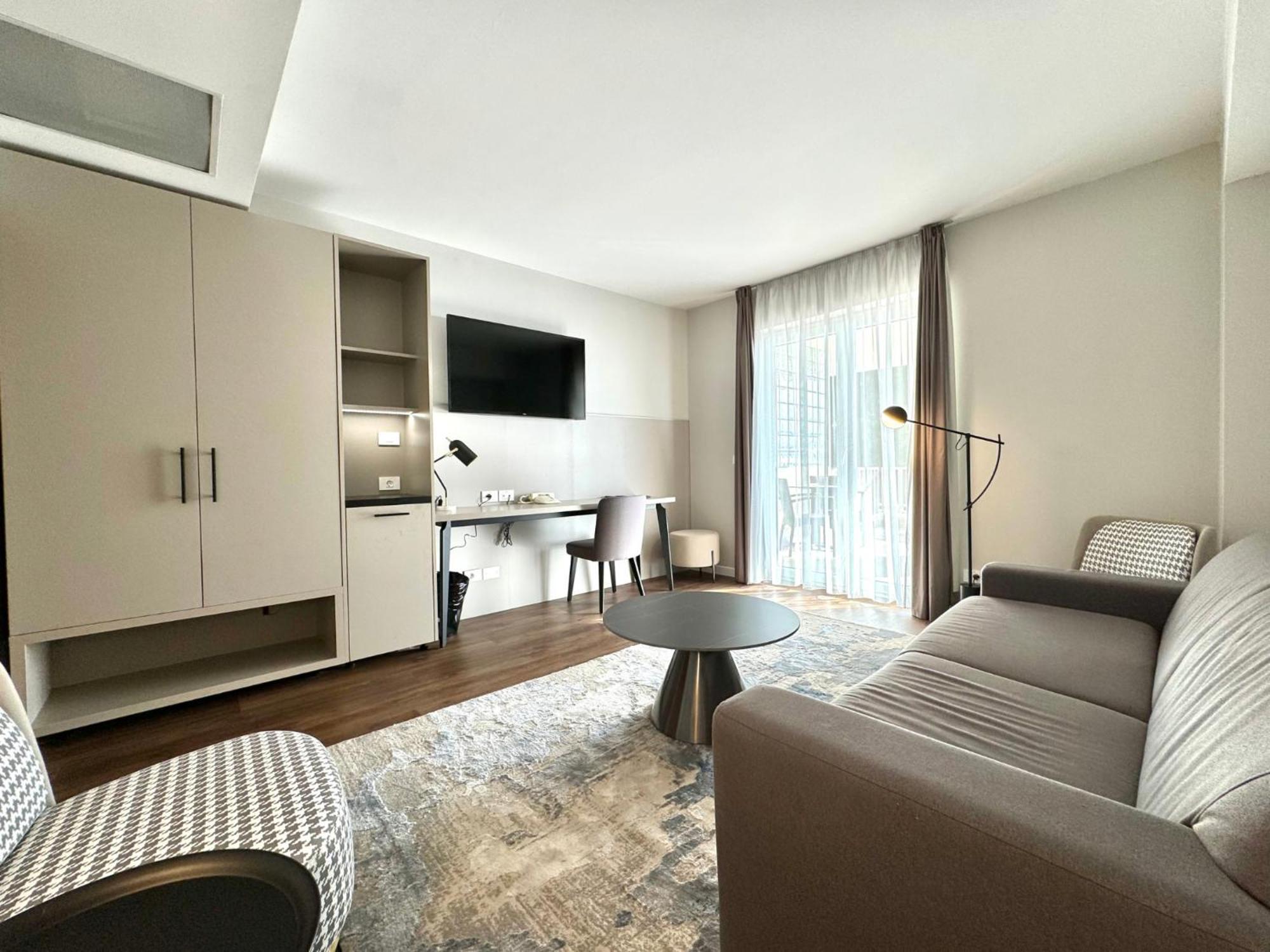 Junior Suite with Balcony,1572632162:JPEG