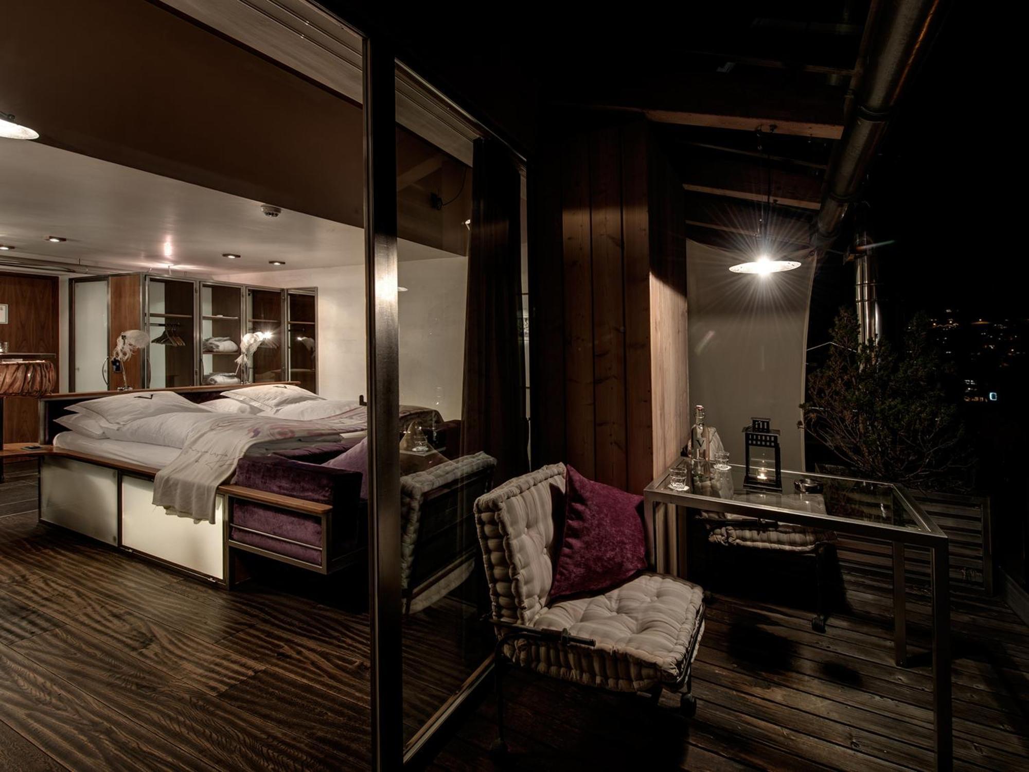 Cozy Art Double Room