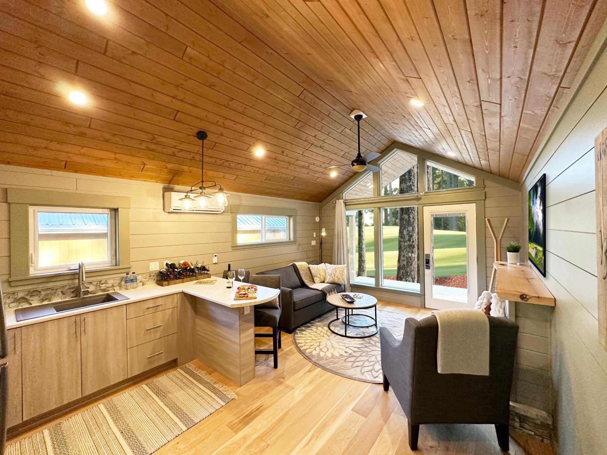 King Suite with Golf Course View