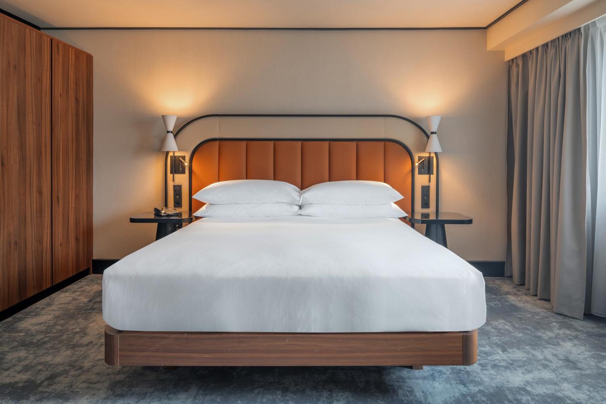 Deluxe King Room,1765806401:JPEG
