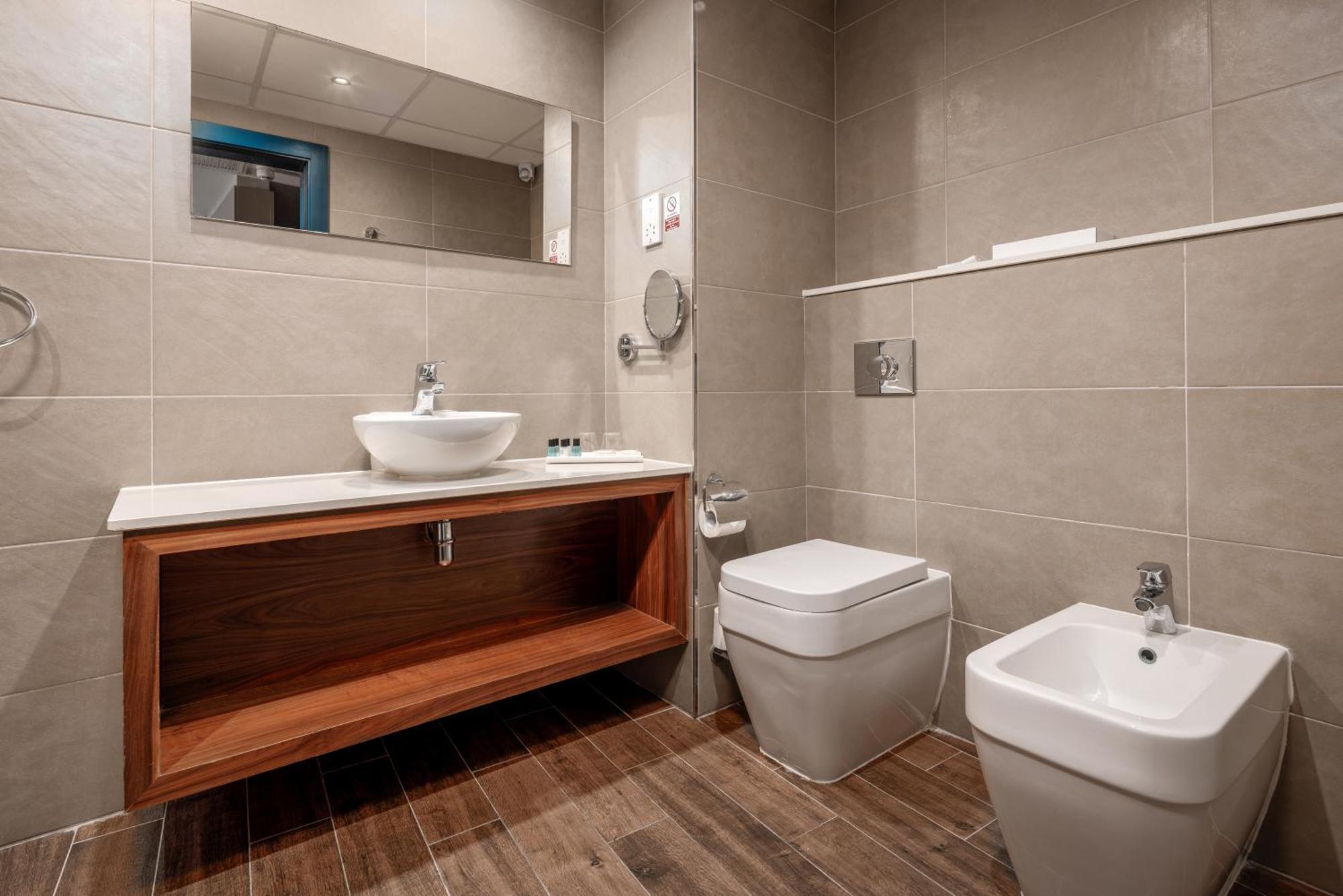 Superior Zimmer mit Kingsize-Bett und Meerblick
