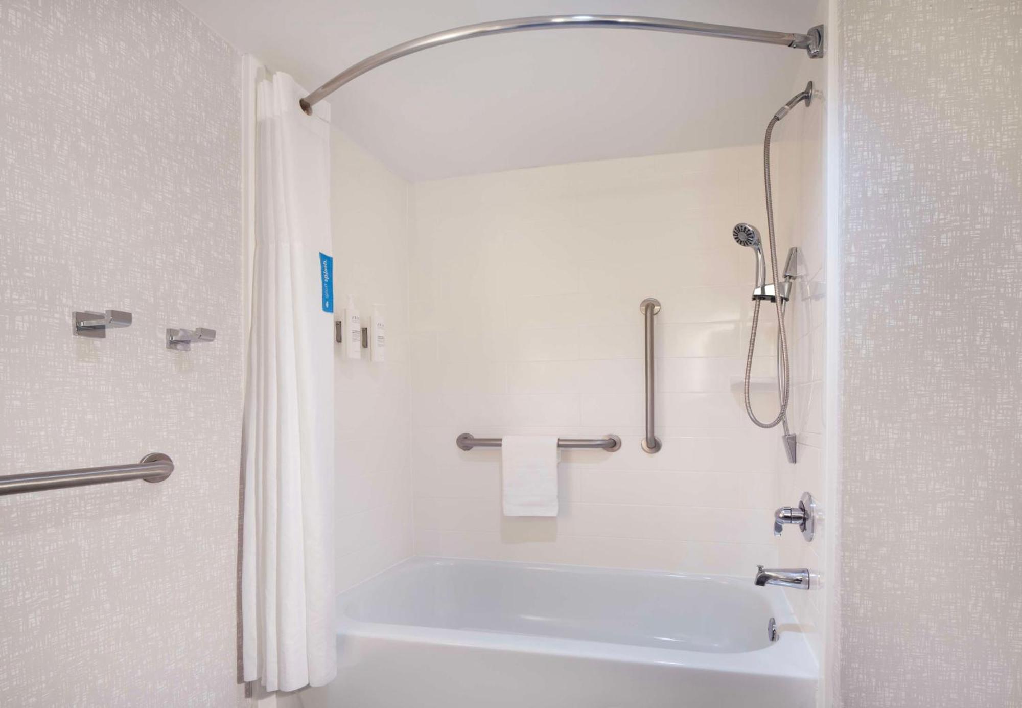 King Room - Mobility Access/Non-Smoking