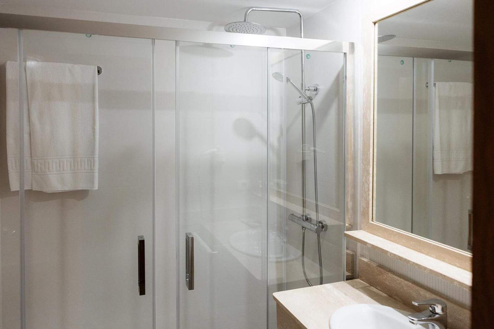 Double or Twin Room,1587496200:JPEG