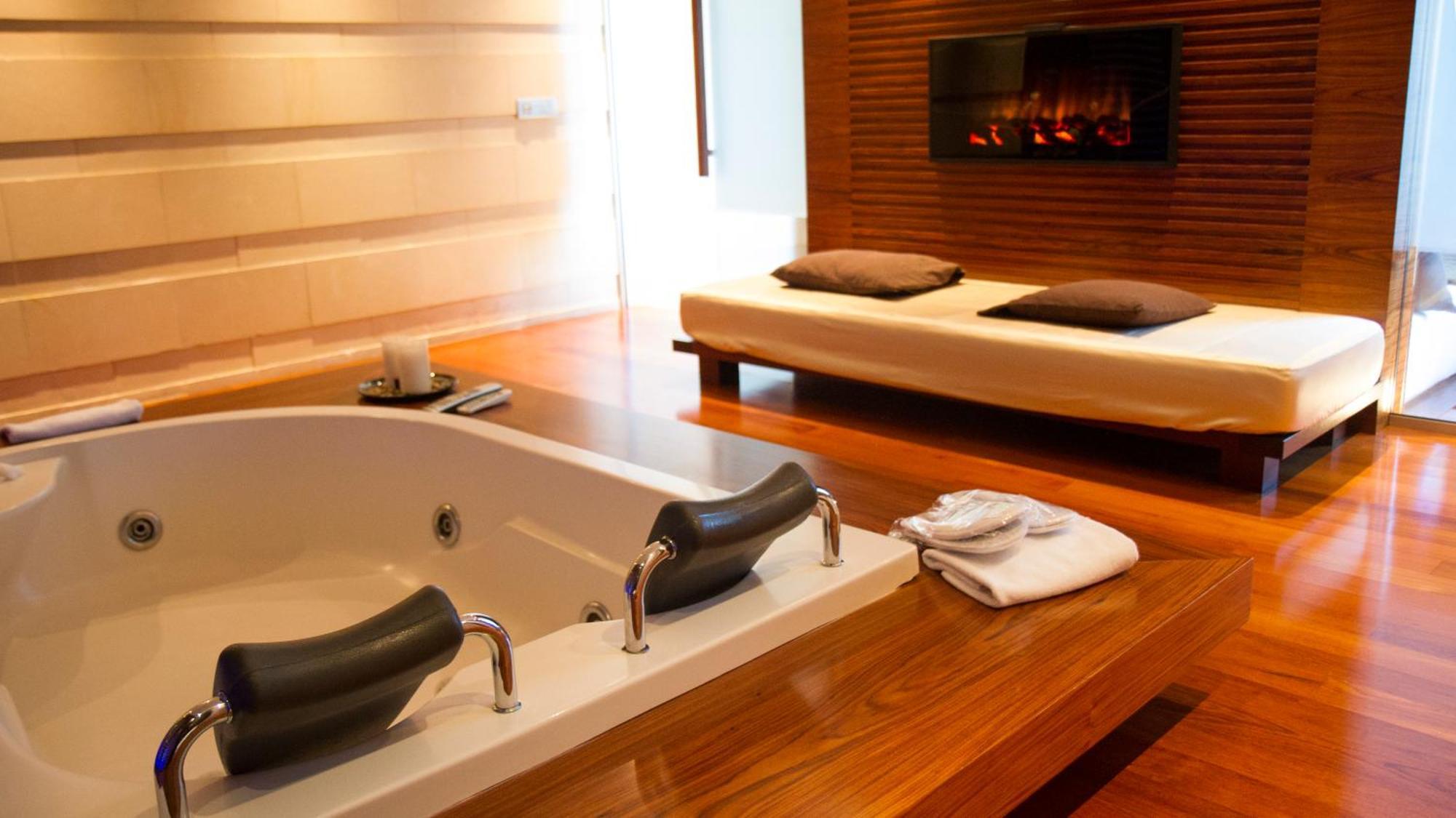 King Suite Spa Bath