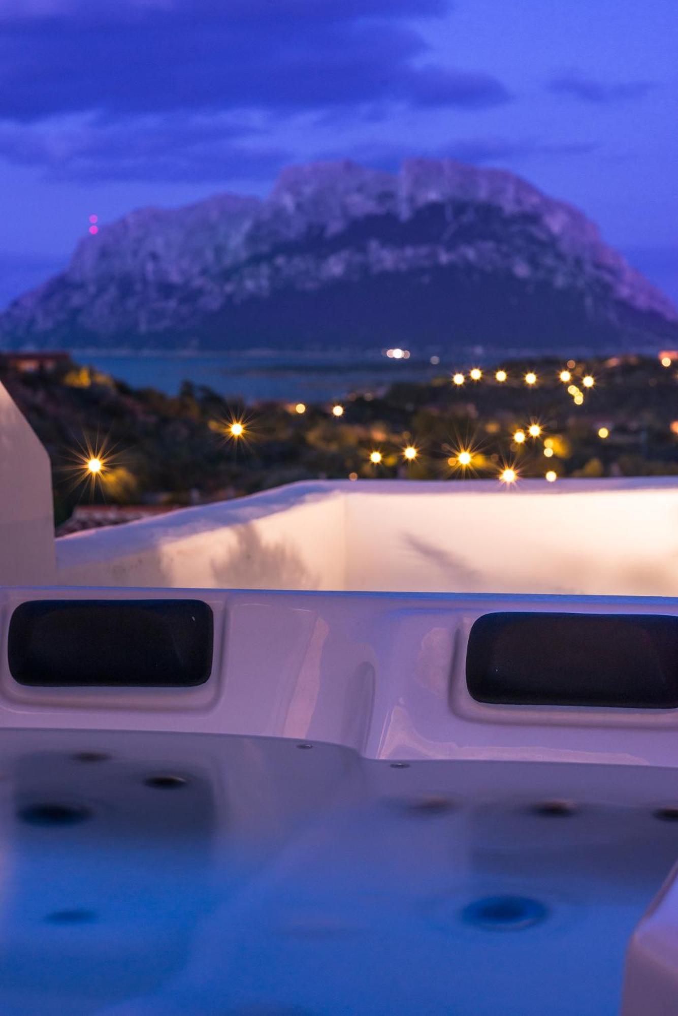 Deluxe Suite with Spa Bath